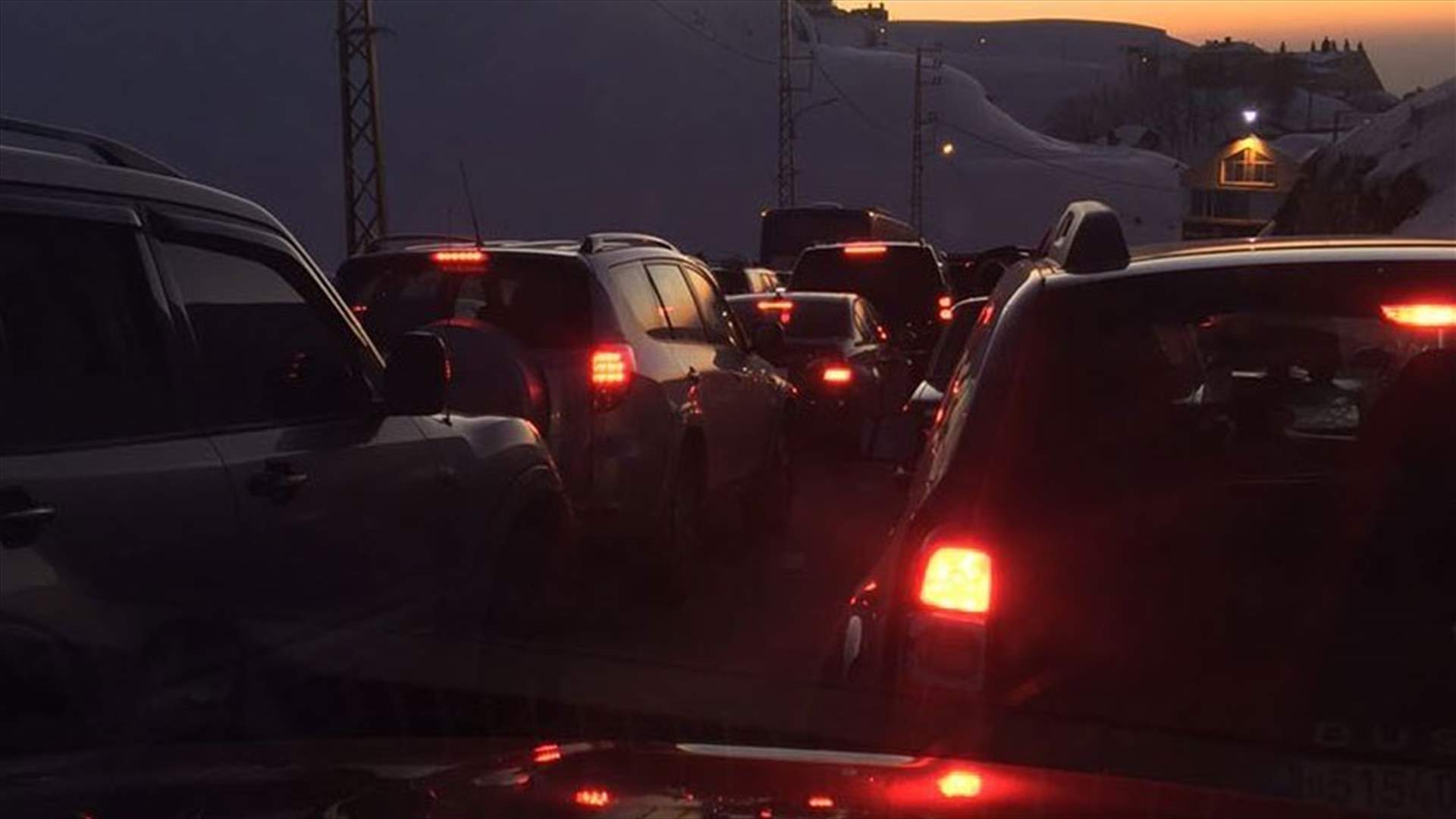 [PHOTOS] Suffocating traffic jam on Kfardebian road 