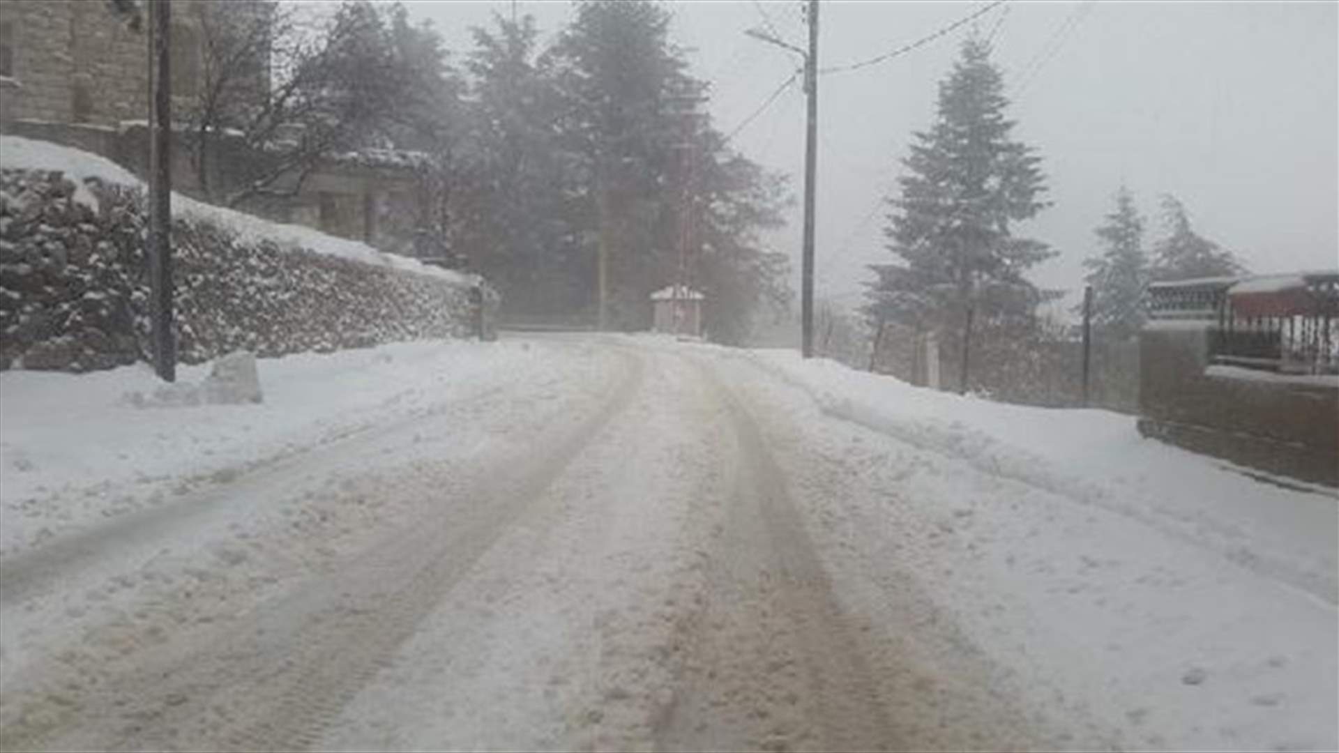 الثلوج غطت معظم قرى وبلدات قضاء بشري
