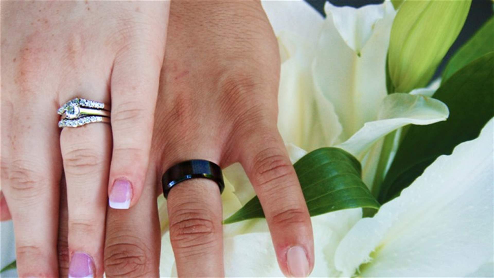 لماذا يوضع خاتم الزواج في البنصر؟