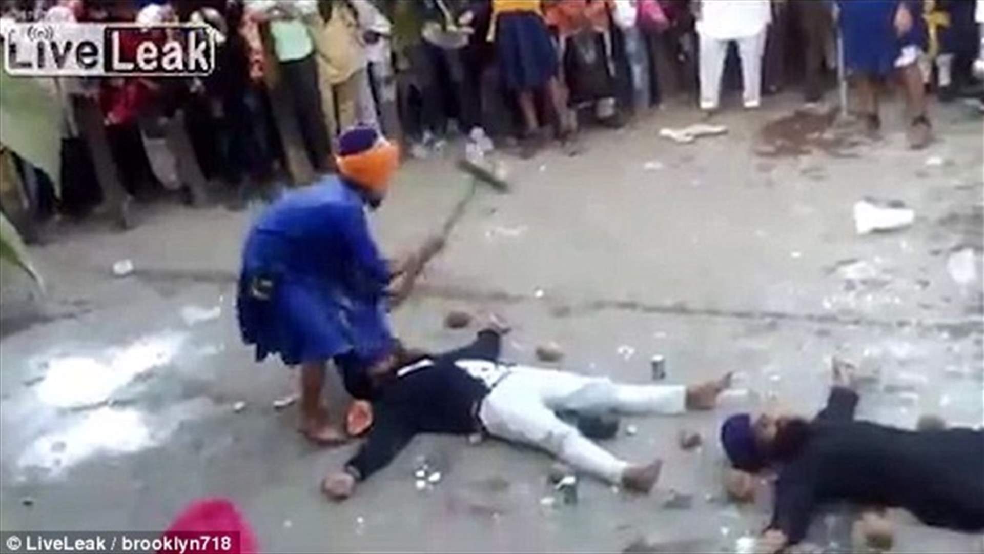 بالفيديو: عندما تتحوّل العروض القتالية... الى فاجعة!