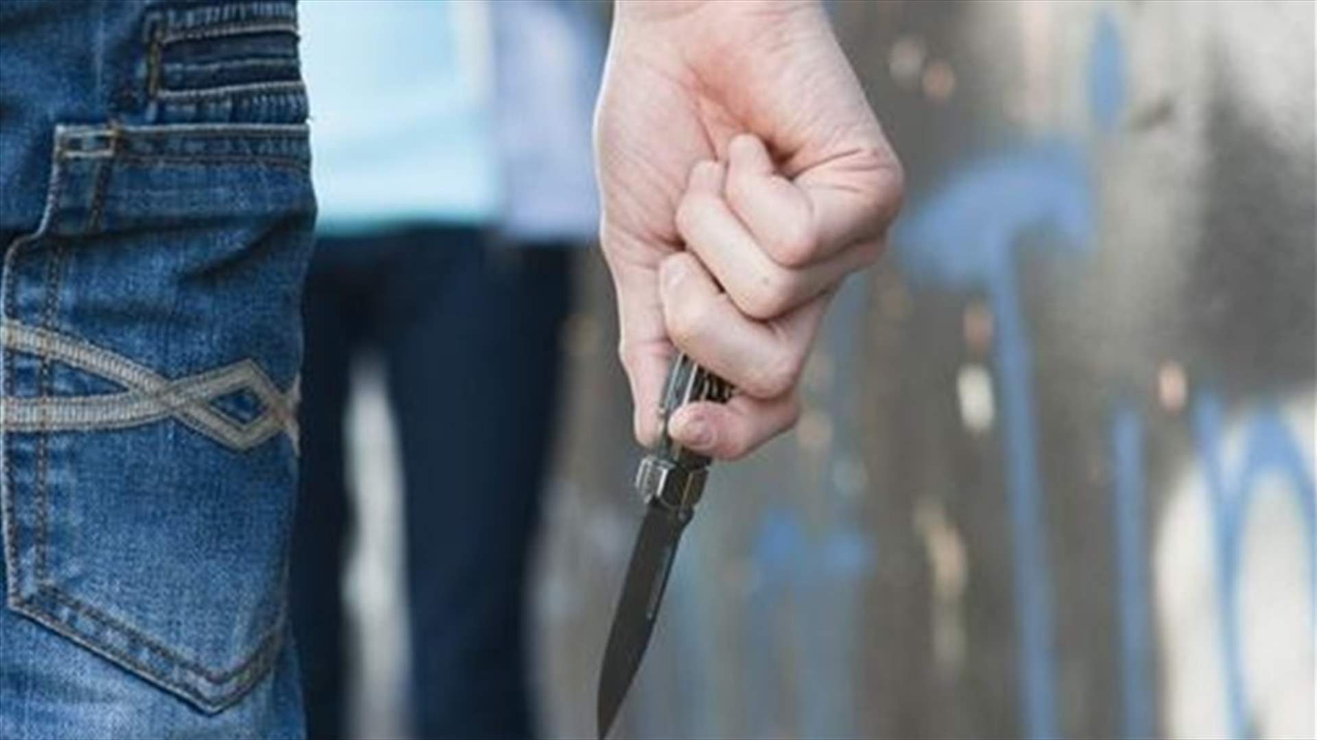 في طرابلس...طعنهما لاسباب نسائية