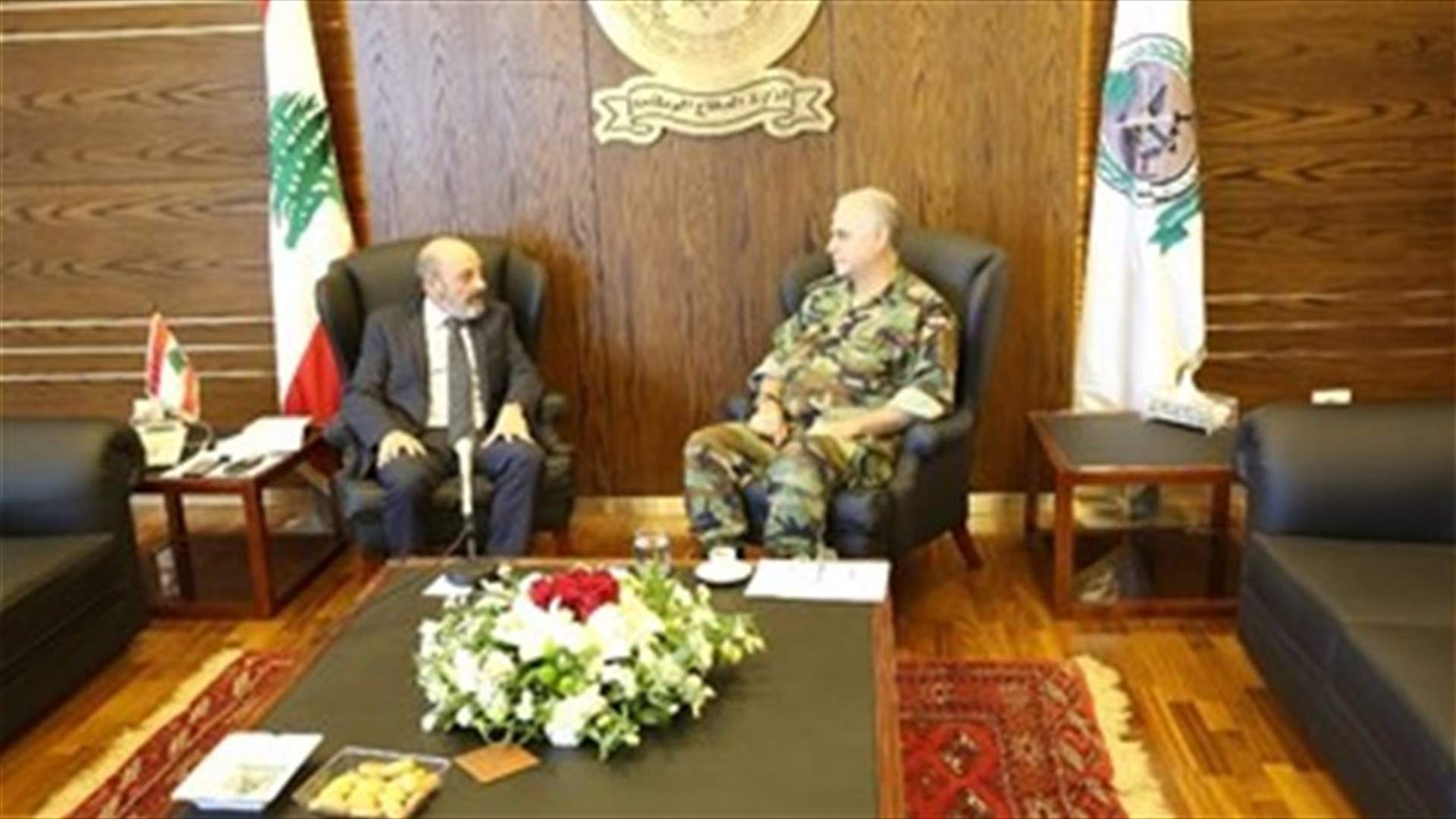 Sarraf meets with Kahwagi at Ministry of Defense 