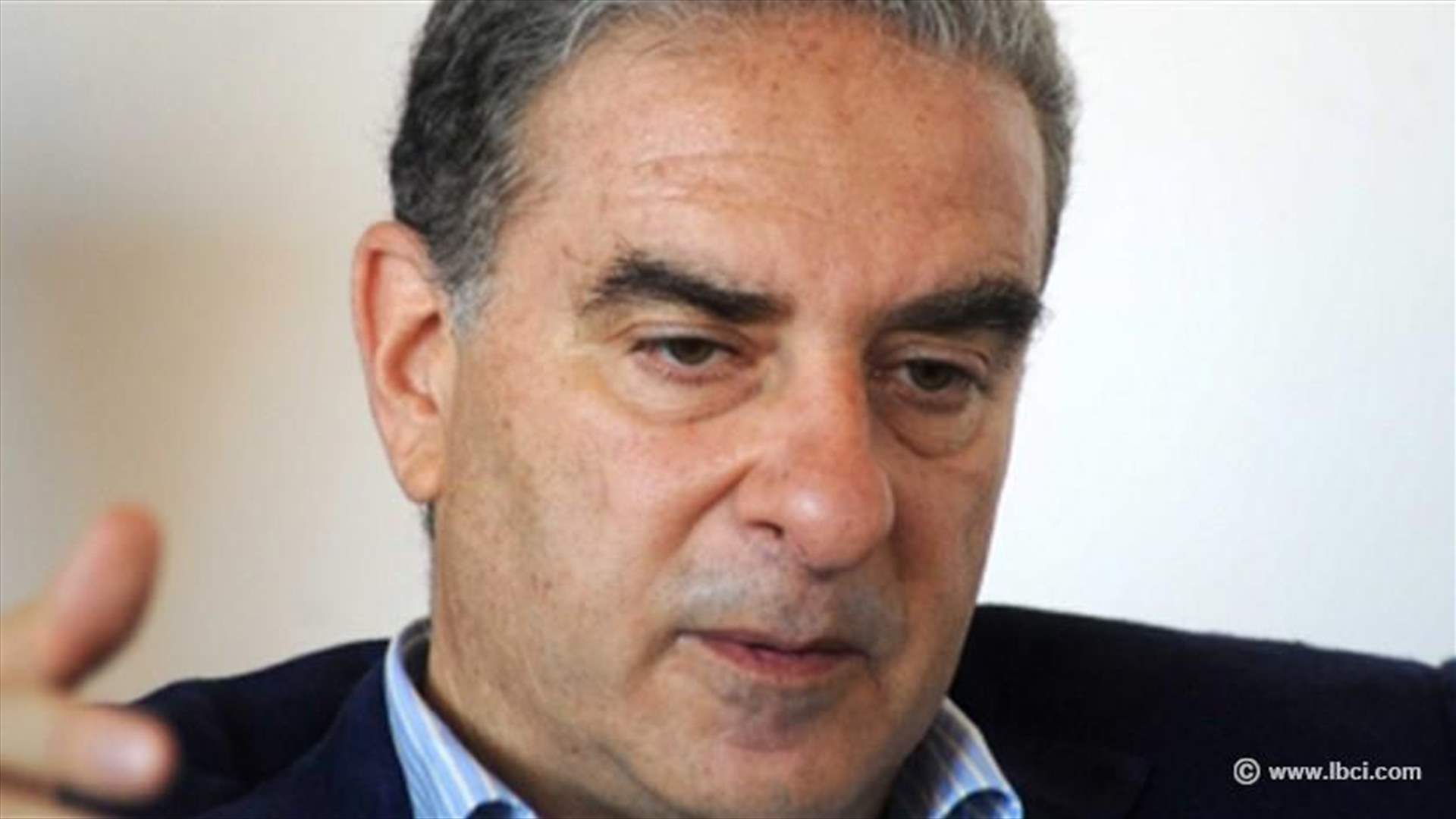 فرعون وزيراًً ولكن ... بلا عمل 