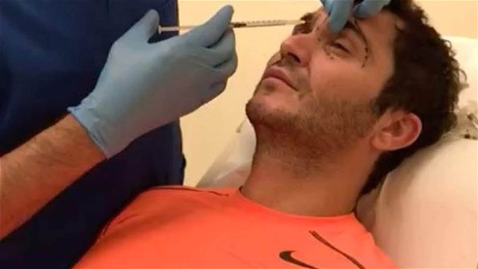 بالفيديو: هكذا يحقن جورج الراسي وجهه بالبوتوكس