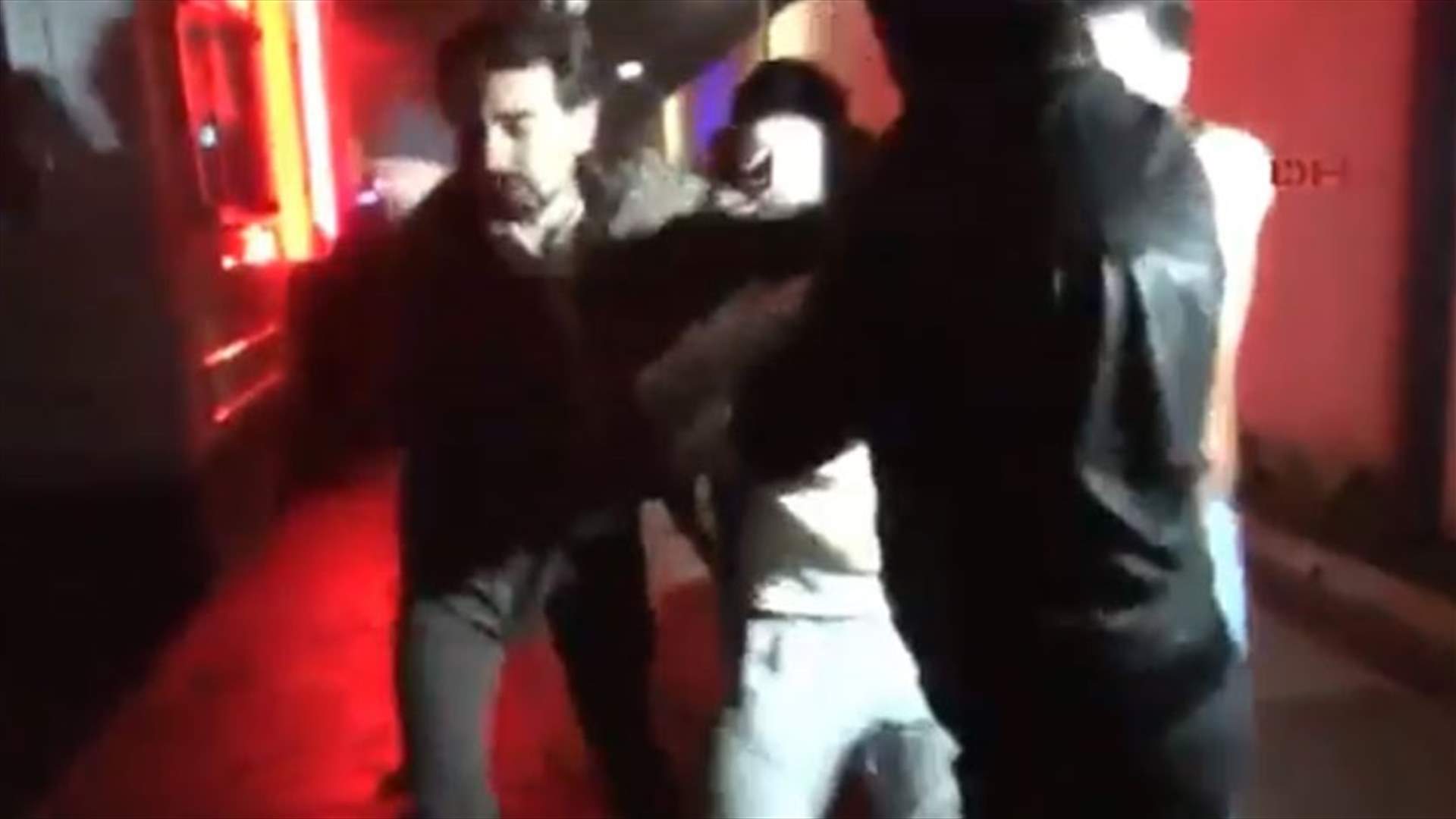 بالفيديو- لحظة القاء القبض على منفذ اعتداء "رينا"