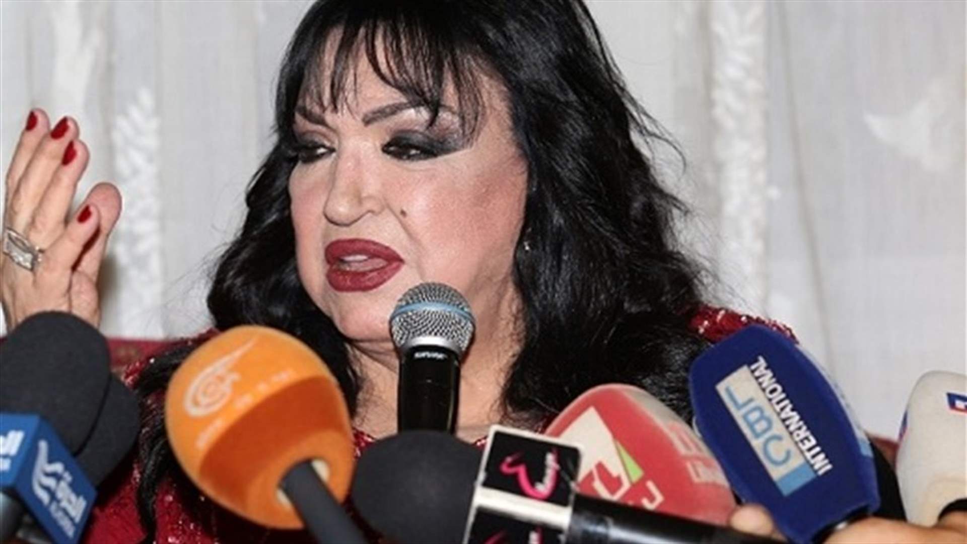 ماذا يحدث في منزل سميرة توفيق بسبب "أمير الليل"؟