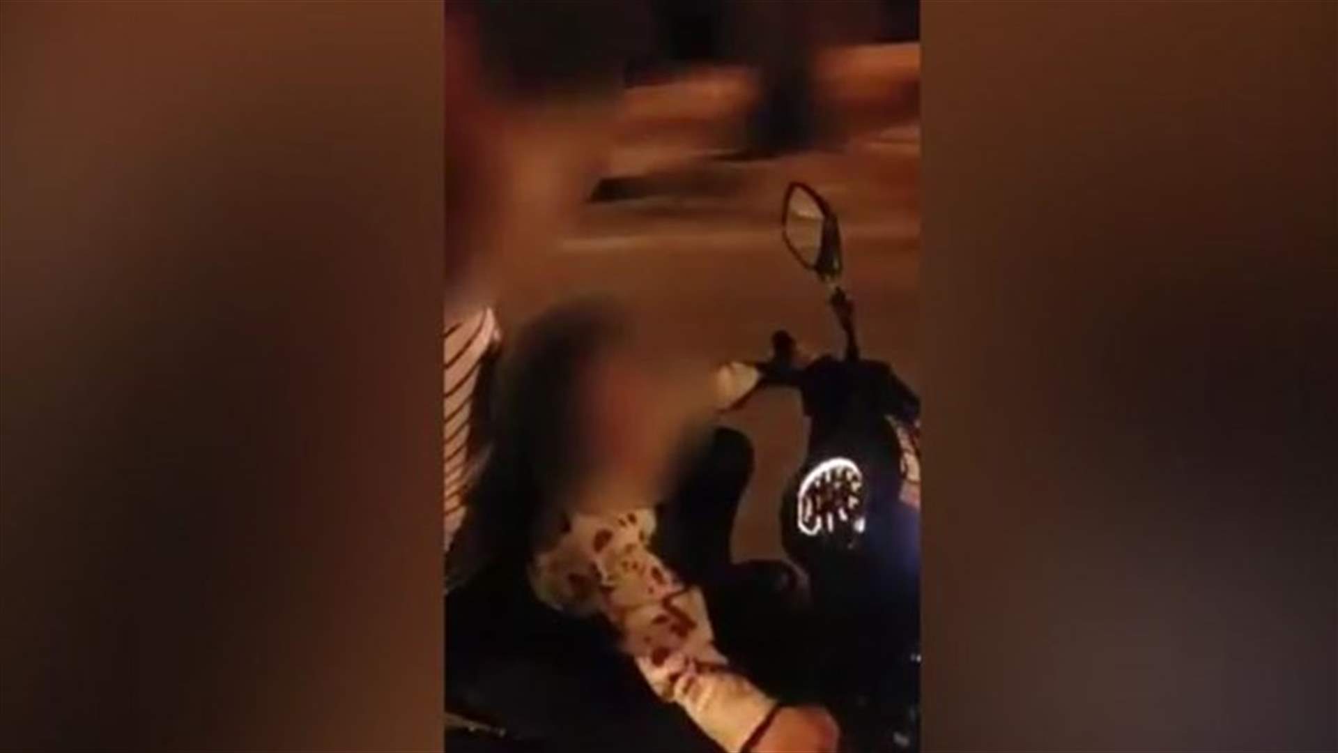 بالفيديو: طفل عمره عامين فقط يقود دراجة نارية!