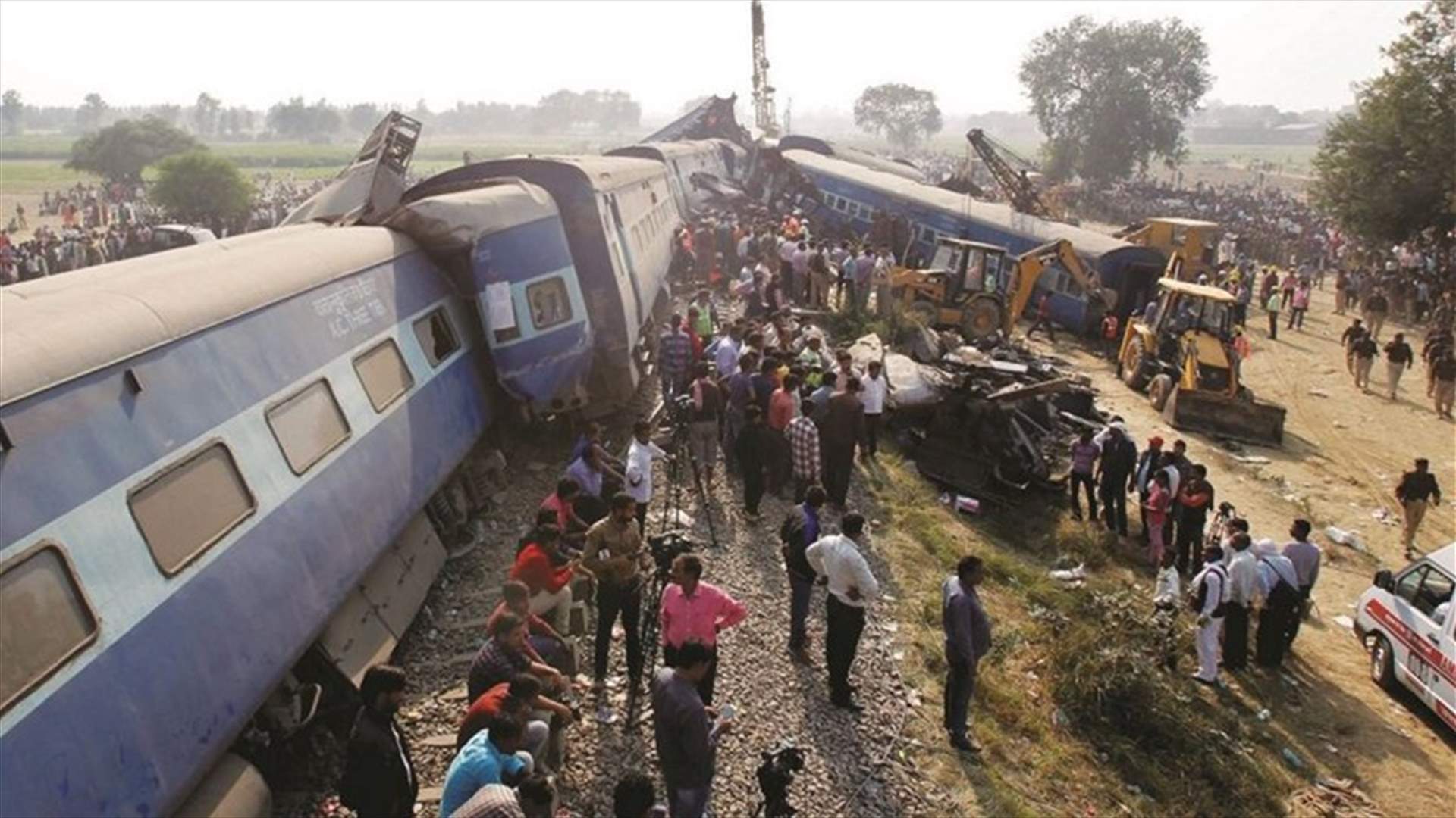 أكثر من 27 قتيلا بانحراف قطار في الهند