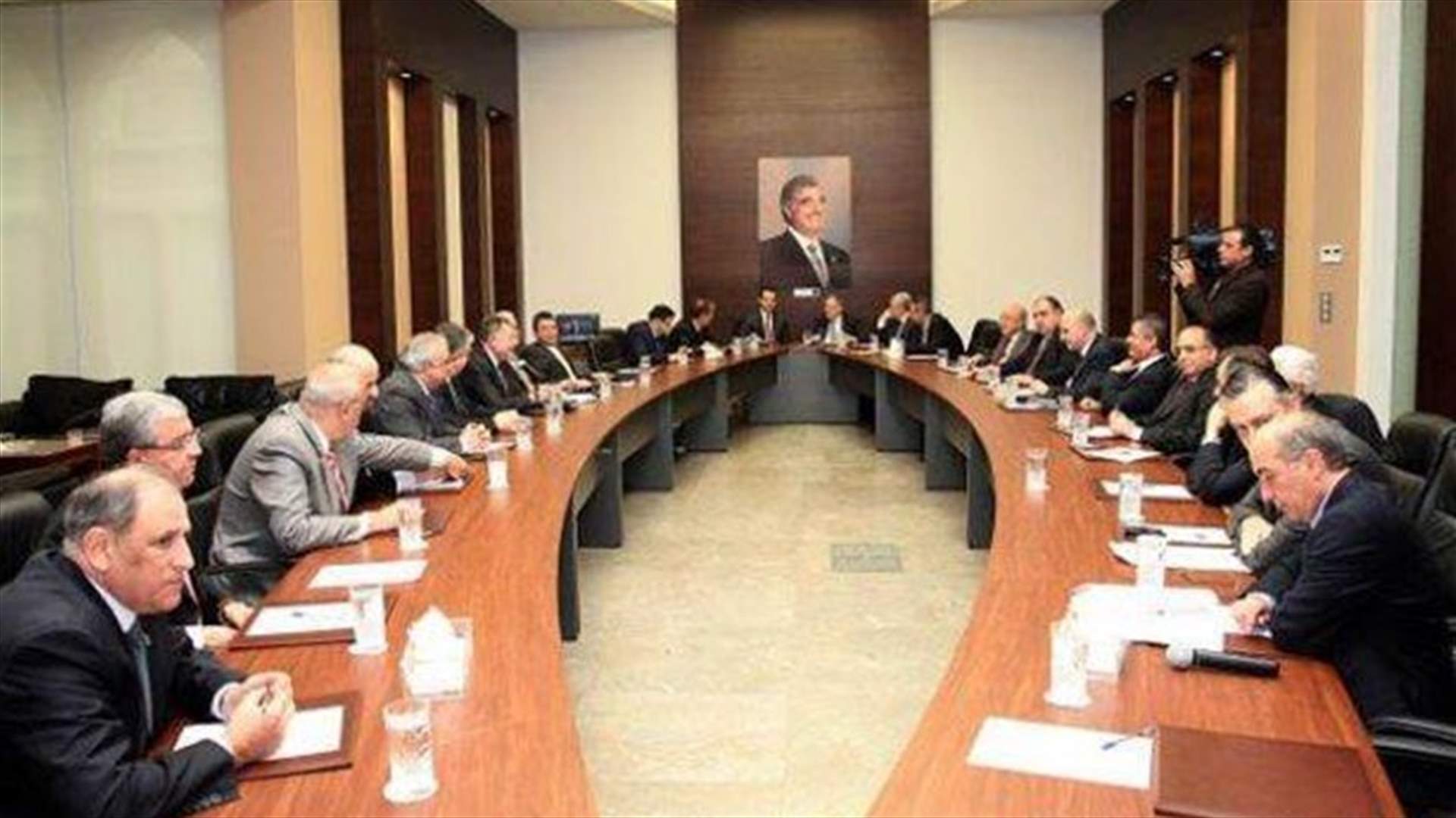 هذا ما طلبته كتلة المستقبل من الحكومة والمشنوق