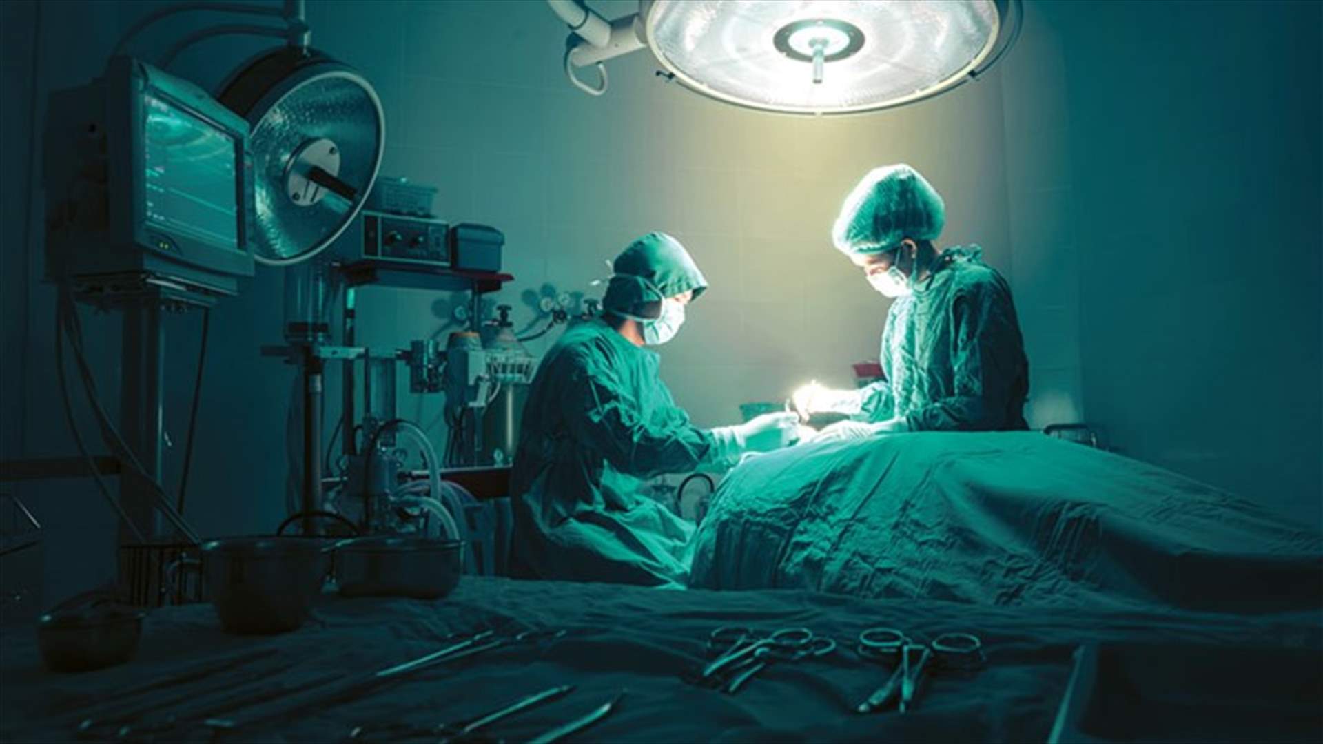 بالصورة: تنفّس للمرّة الأولى منذ 17 عاماً بعد استئصال كتلة حجمها 550 غراماً