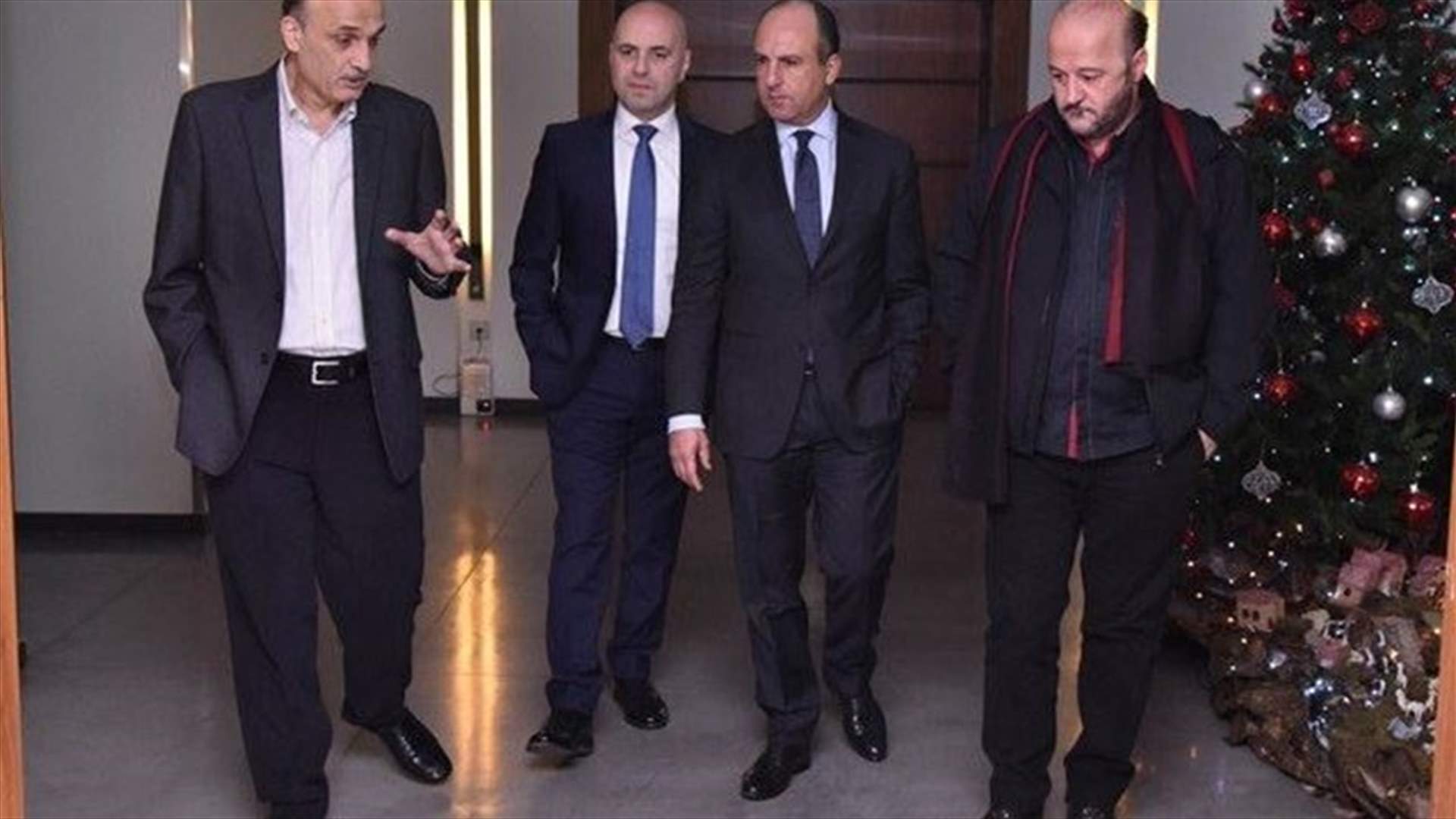 ثلاثة مواضيع ستطرحها "القوات" في مجلس الوزراء... 