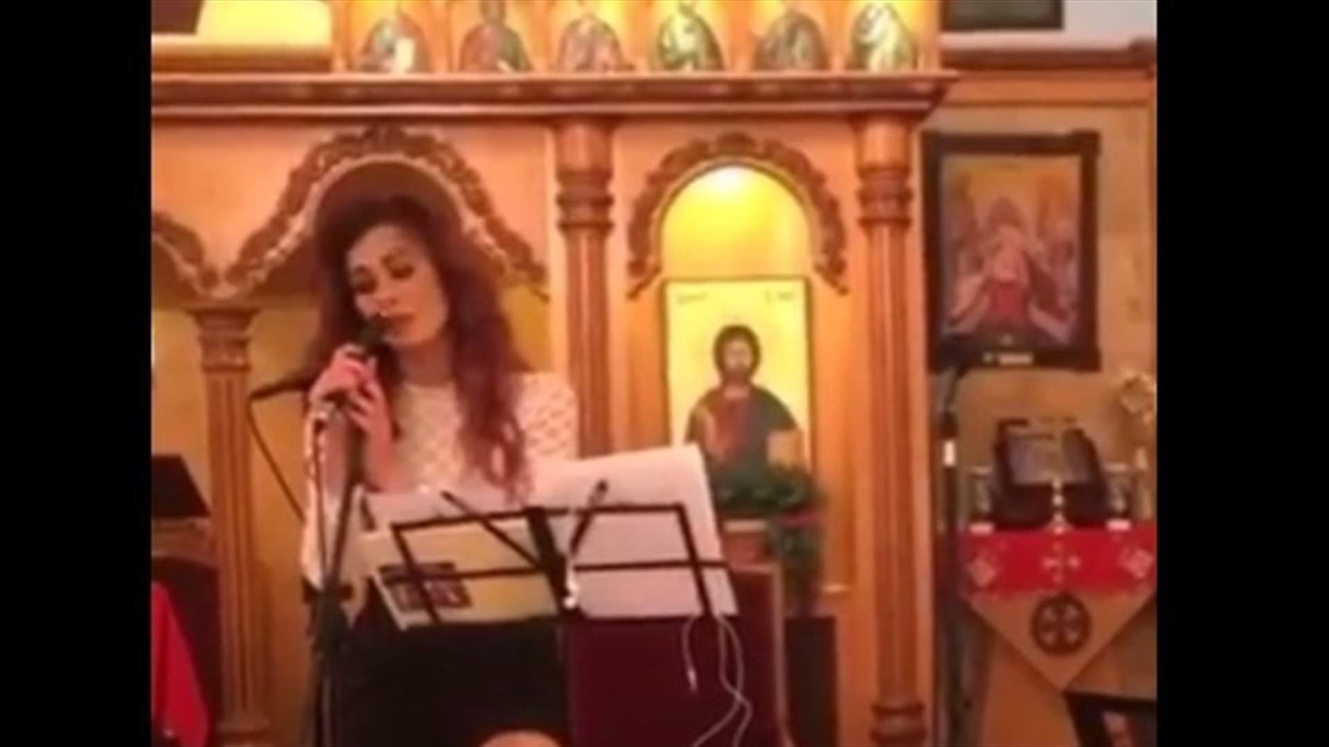 بالفيديو: نادين الراسي ترنّم في الكنيسة.. وهل هذا هو خطيبها الجديد؟