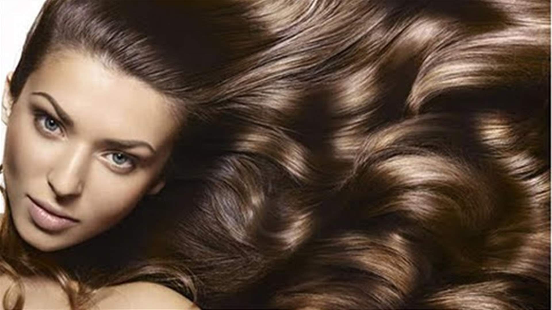 بالفيديو: أخيرًا...هذا هو سرّ لمعان الشعر في الإعلانات