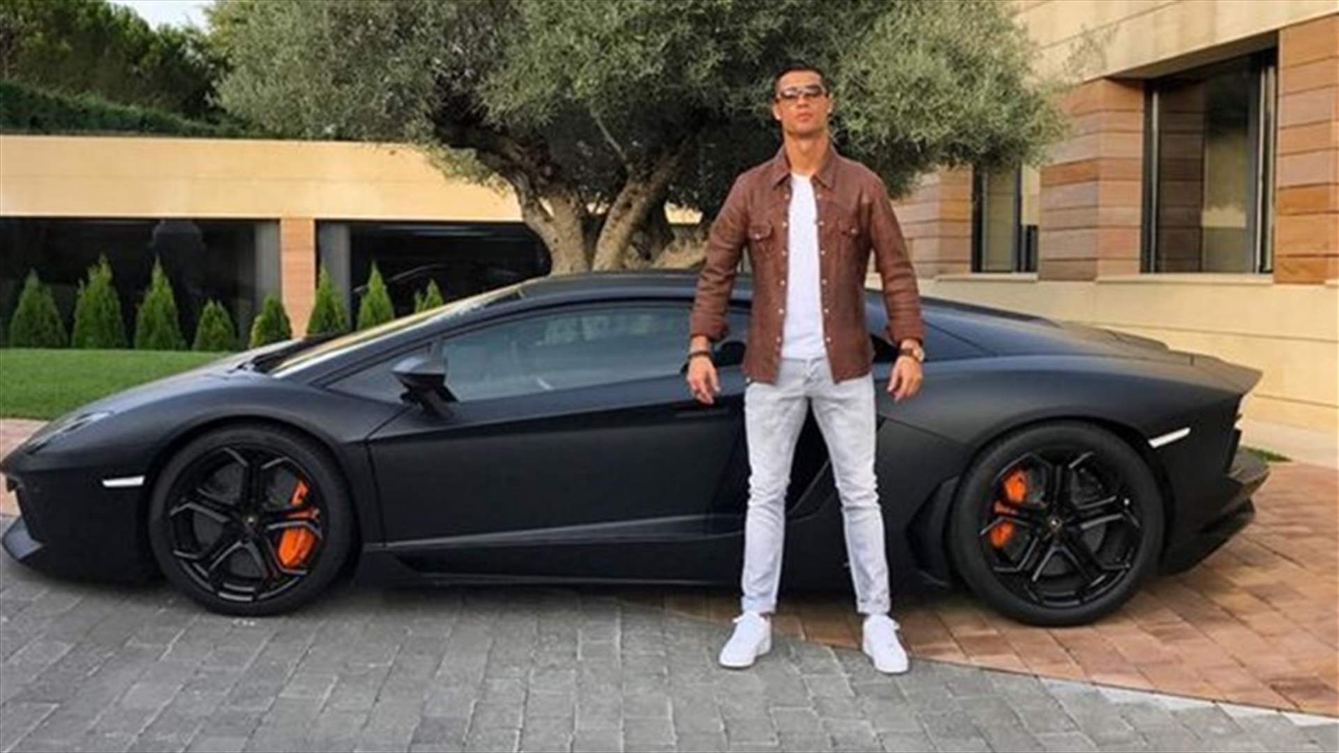لماذا نُقل كريستيانو رونالدو بسيارة الإسعاف إلى المستشفى؟