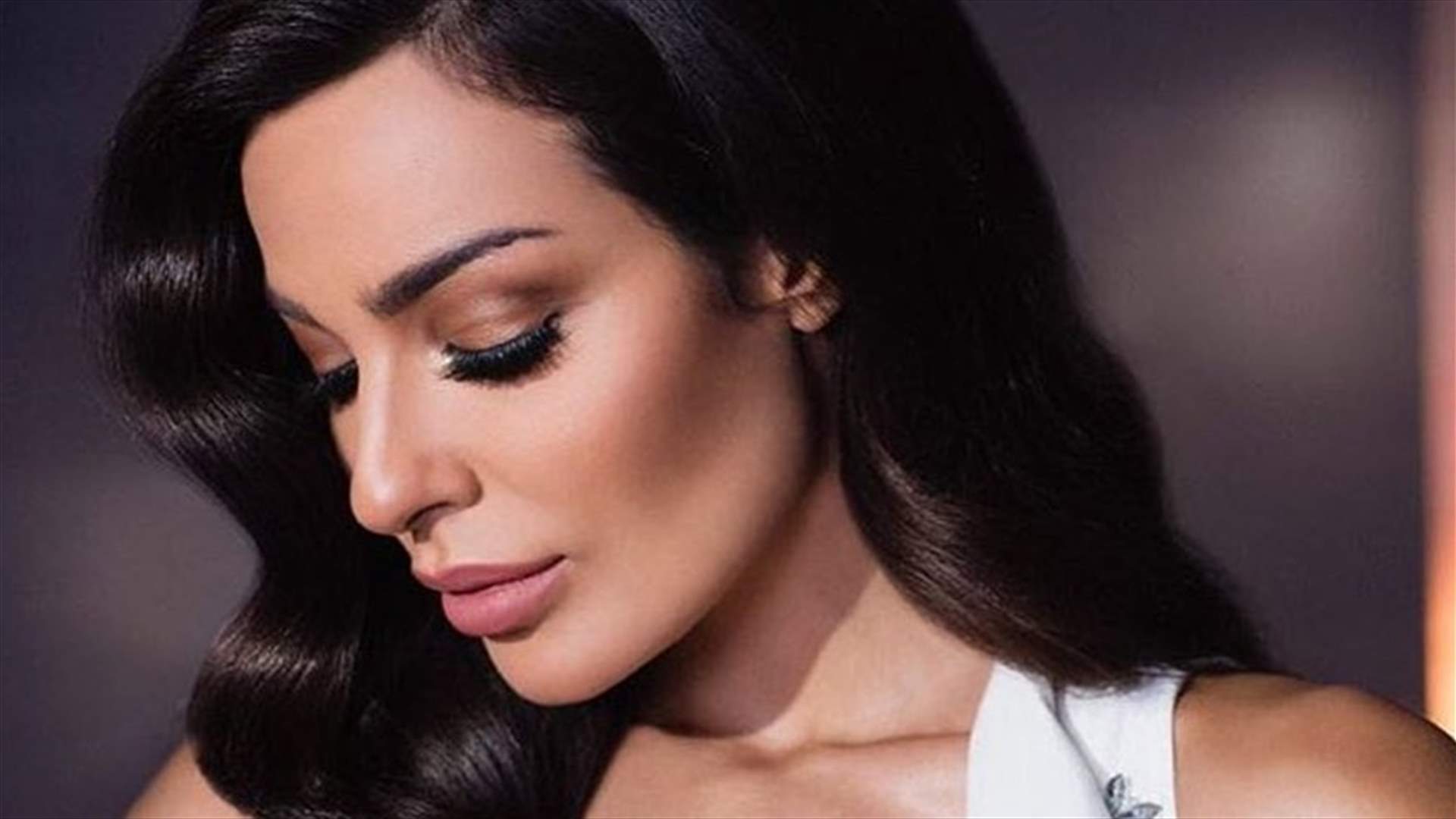 بالفيديو: نادين نسيب نجيم بإطلالة ملكيّة.. إستثنائية ولا تُقارن!