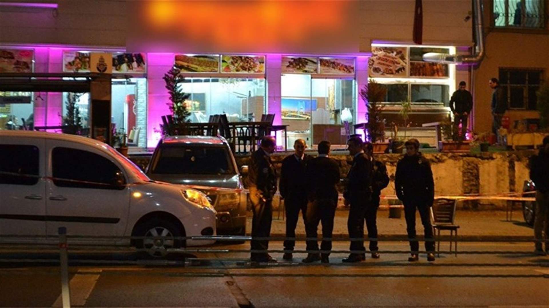مقتل شخص وإصابة إثنين إثر هجوم مسلح على مطعم في إسطنبول