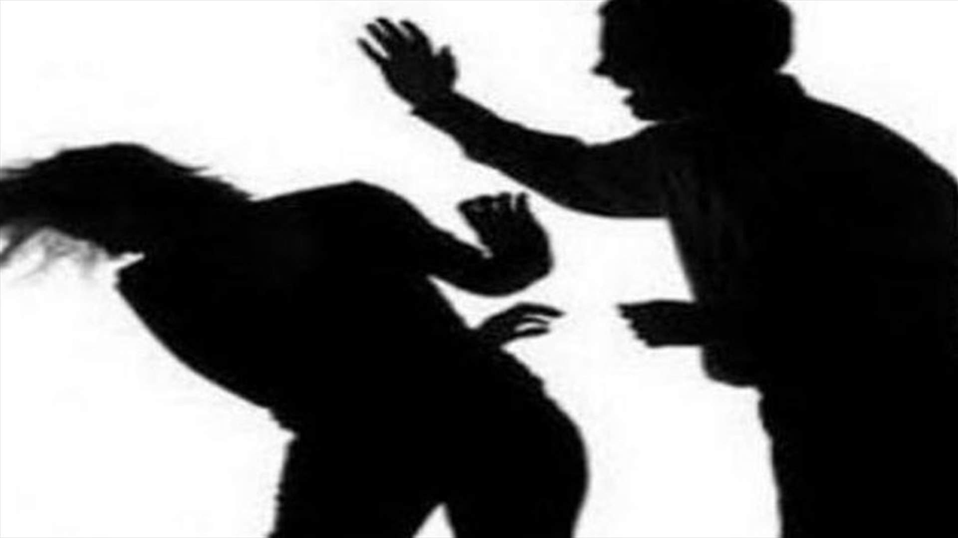 ضرب زوجته بحجر على رأسها... وهذا ما حصل