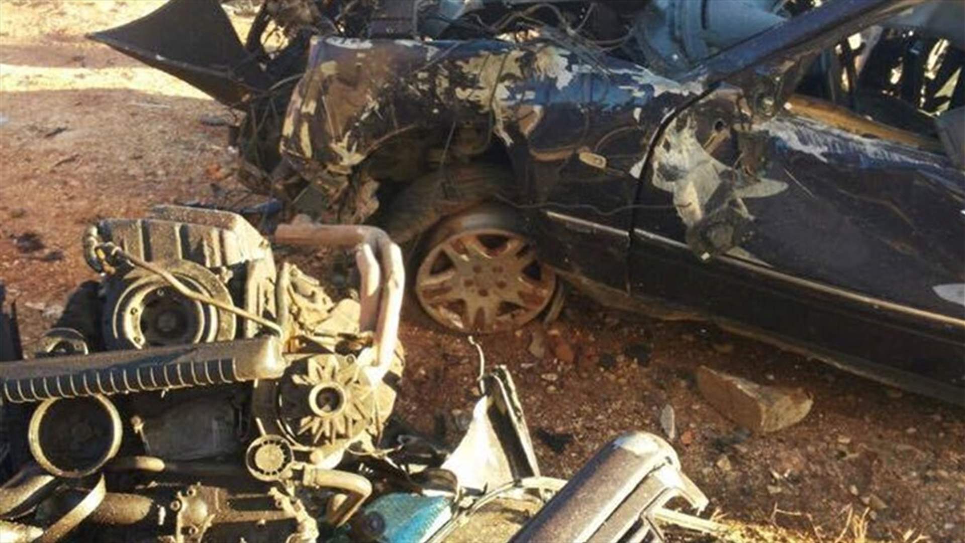 بالصور: قتلى بحادث سير مروع على طريق عام بعلبك