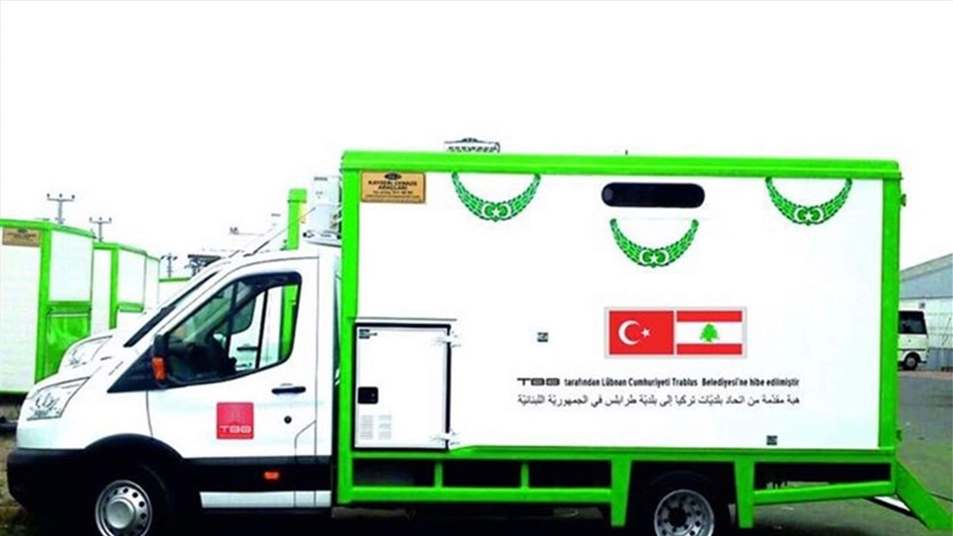 بالصور- آليتا إسعاف مخصصتان لدفن الموتى في طرابلس