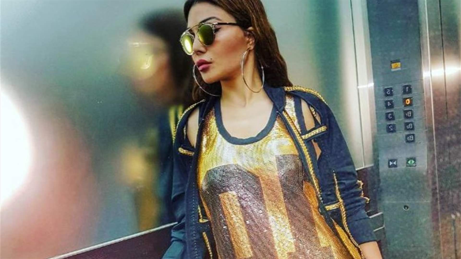 تأخير هيفا وهبي لساعة كاملة في المطار.. ماذا حصل؟