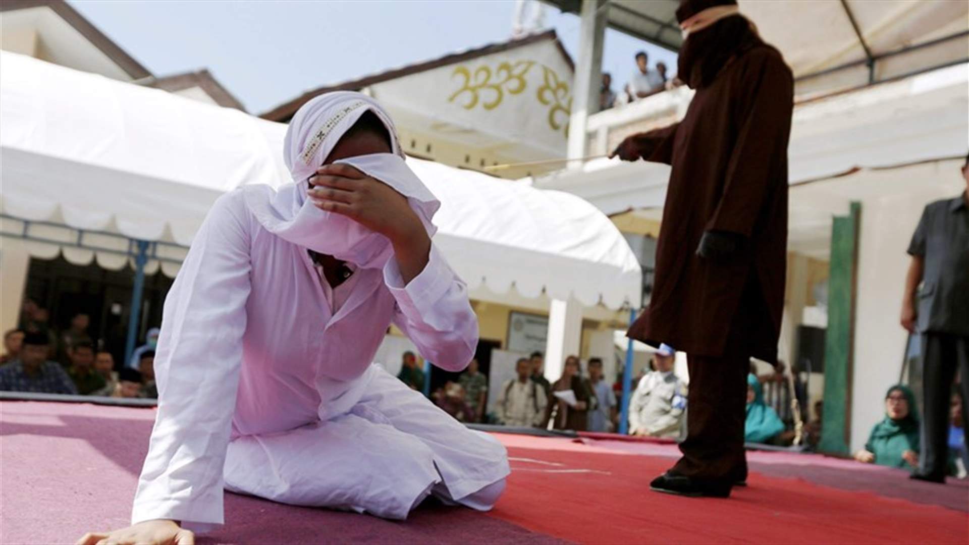 عوقبا بالجلد 26 مرّة لممارسة الجنس خارج نطاق الزواج!