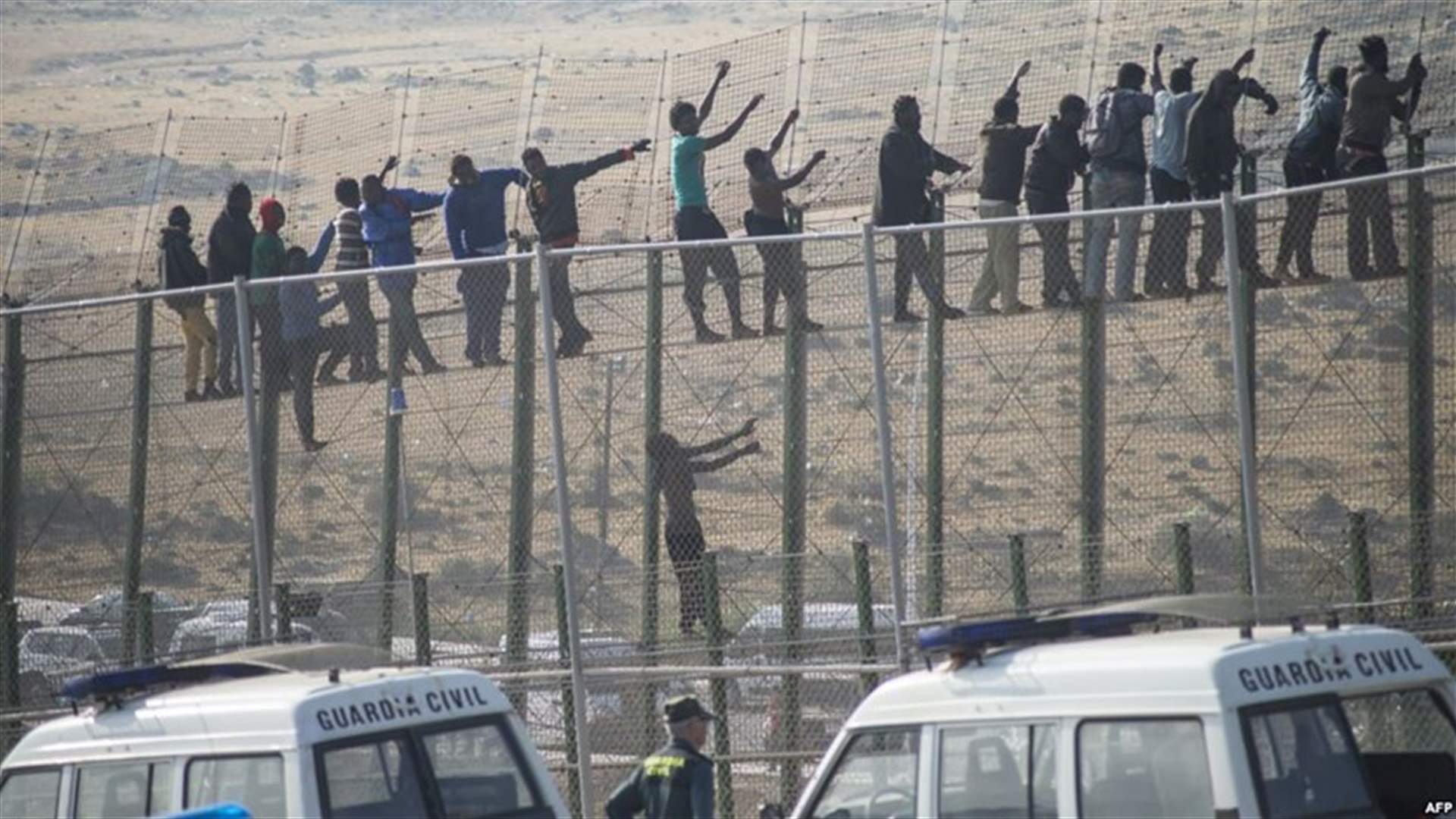 18 مهاجرا اجتازوا الحدود بين المغرب واسبانيا 