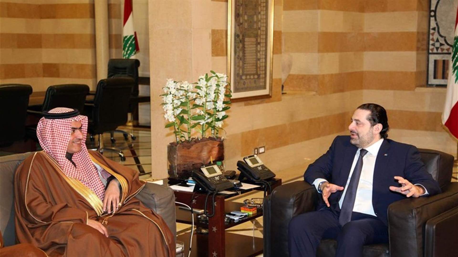 صدفة تجمع الحريري بالسبهان...داخل المقهى