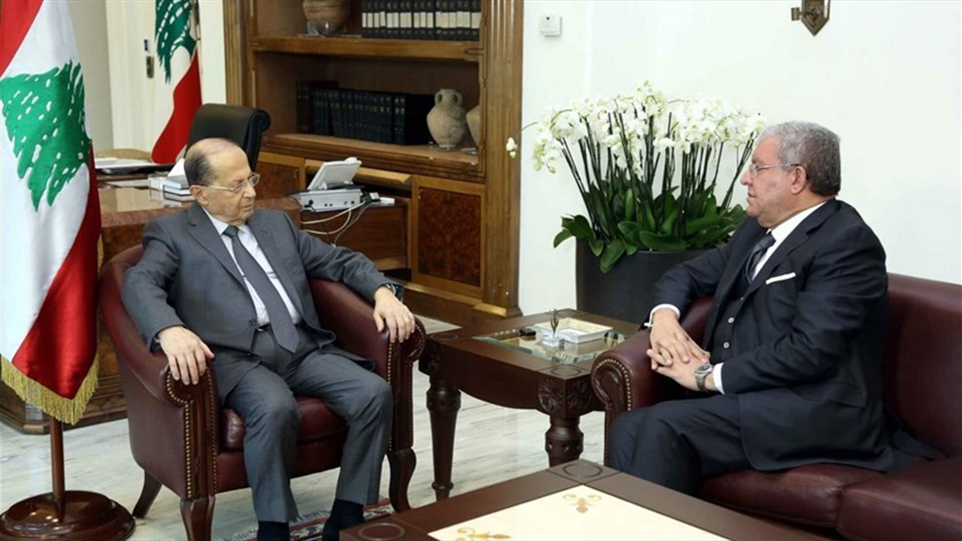 President Aoun meets with Minister al-Mashnouq
