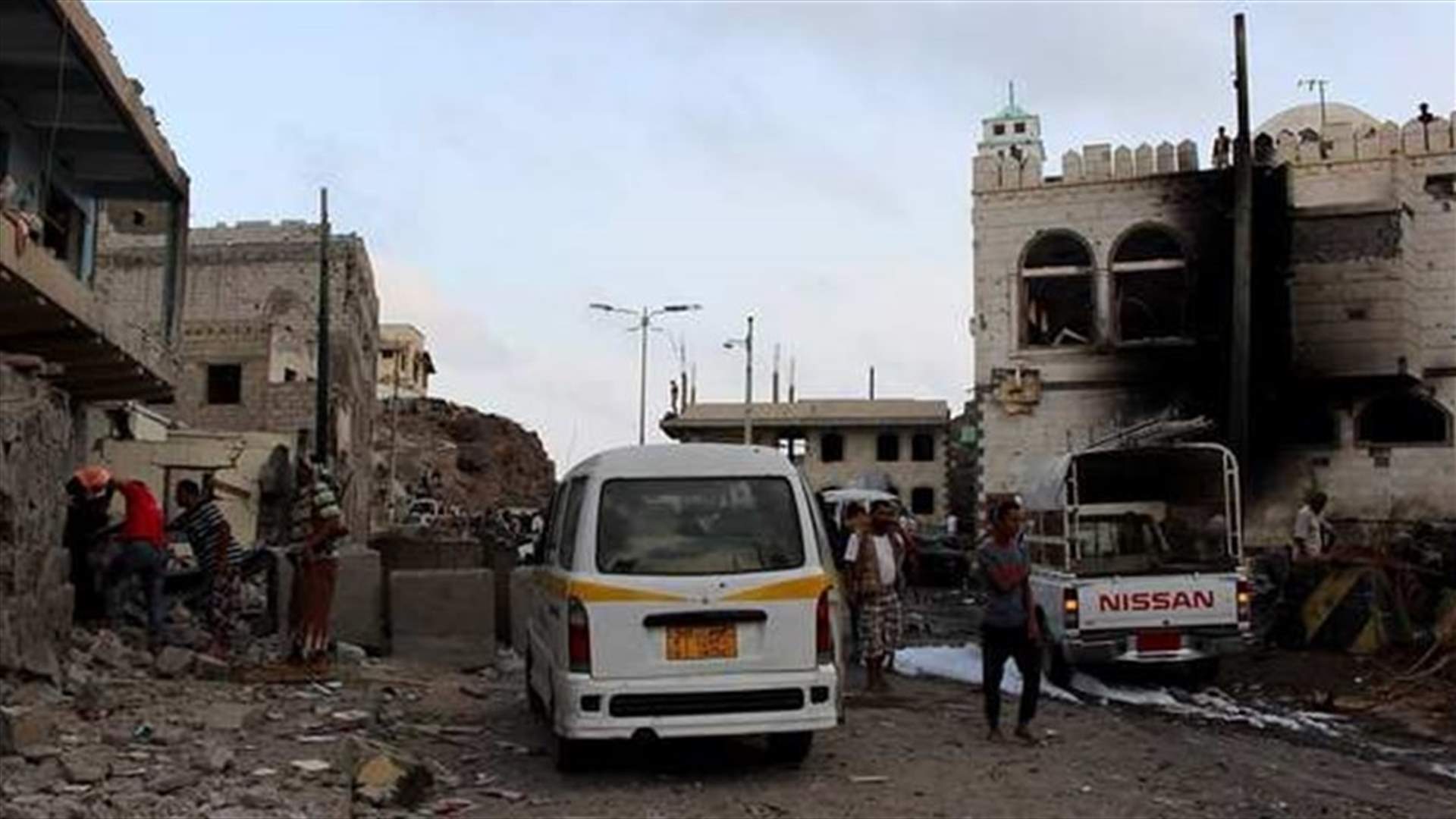 Helicopter bombs vehicle amid power struggle in Yemen&#39;s Aden