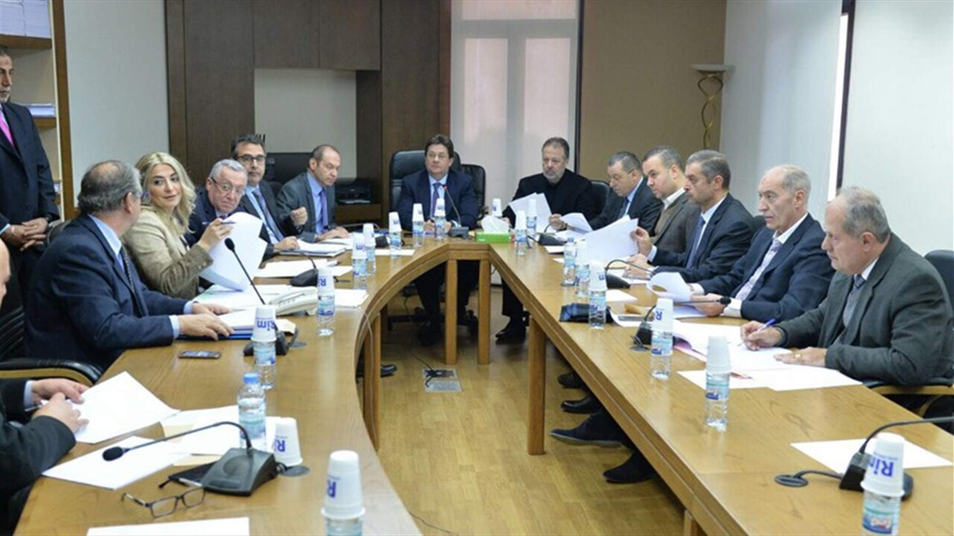 بشرى لحملة الشهادات الجامعية...