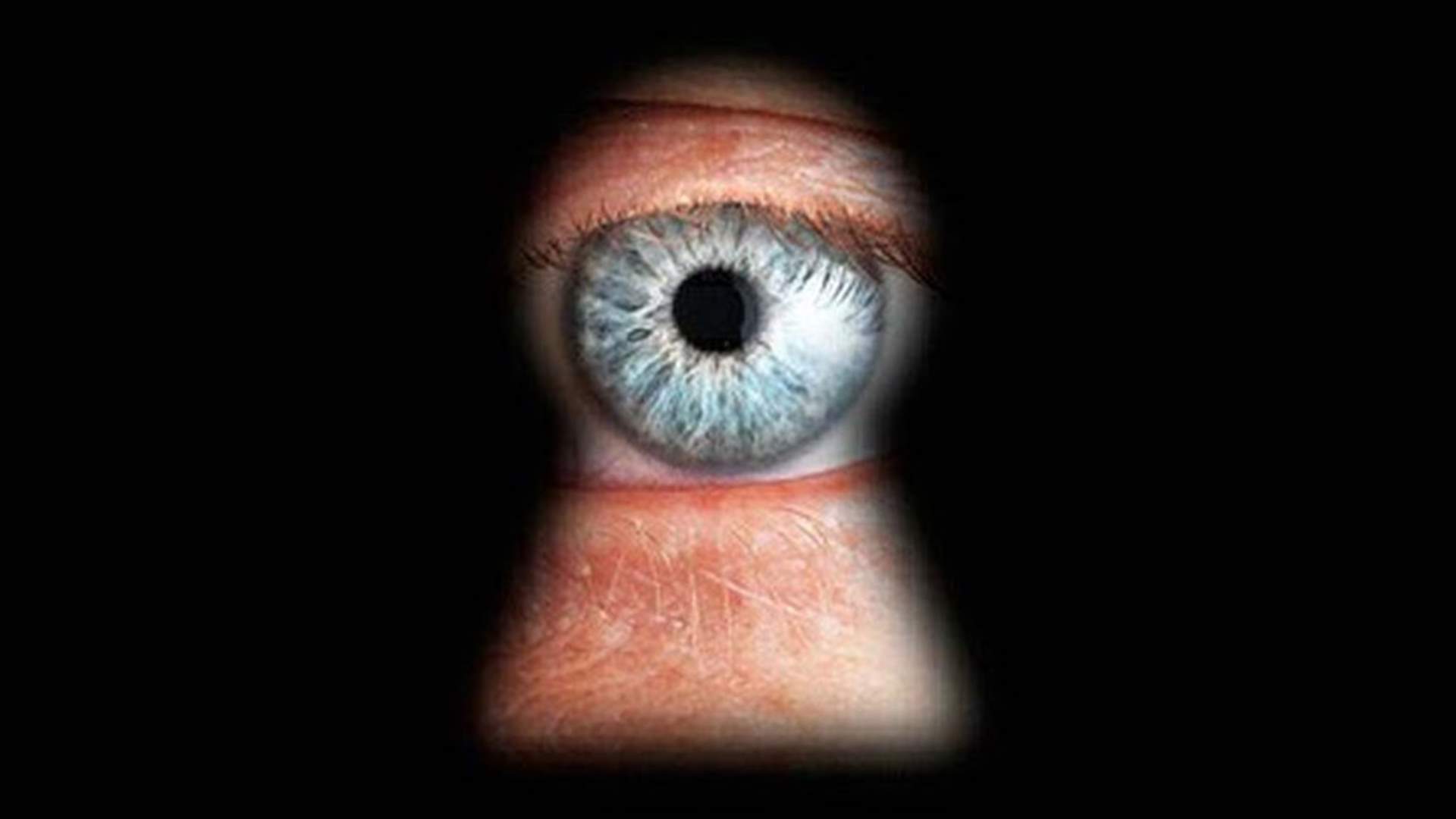 "كايلا" قد تتجسس عليكم وعلى أطفالكم...احذروها