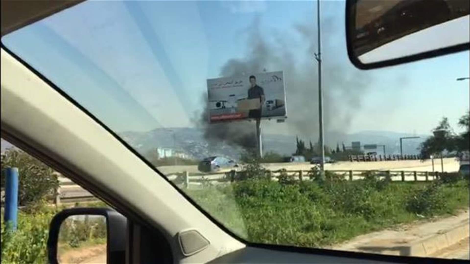 احتراق باص لنقل الطلاب على آخر انفاق المطار