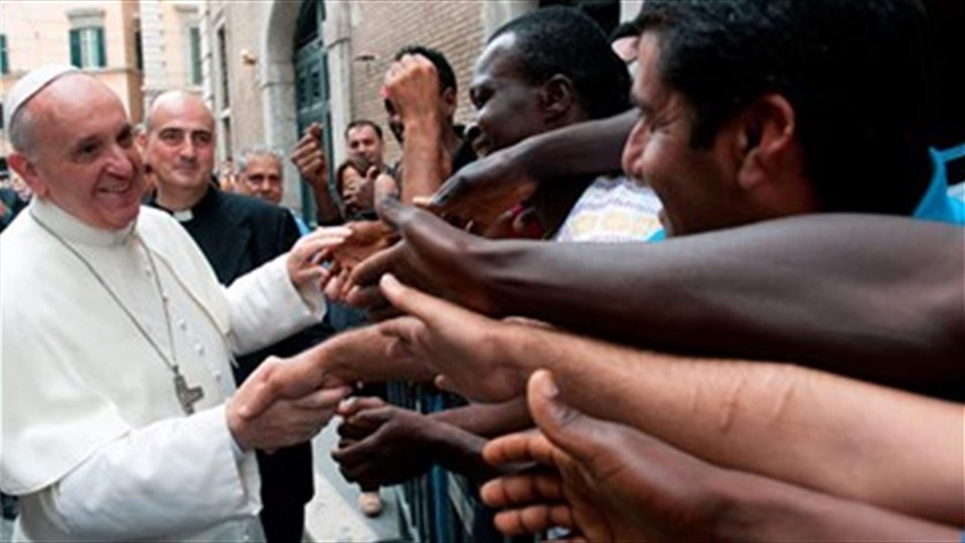 Pope decries "populist rhetoric" fueling fear of immigrants