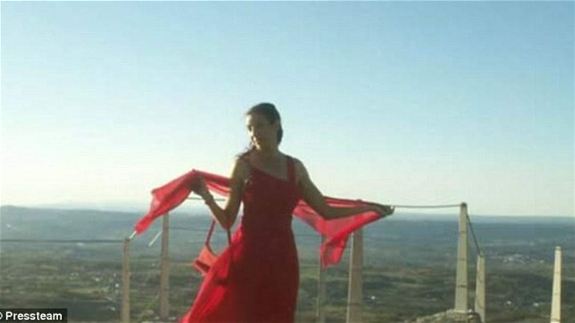 تلقيا خبر وفاة والدهما عبر فيسبوك... وما علاقة زوجته بالأمر؟