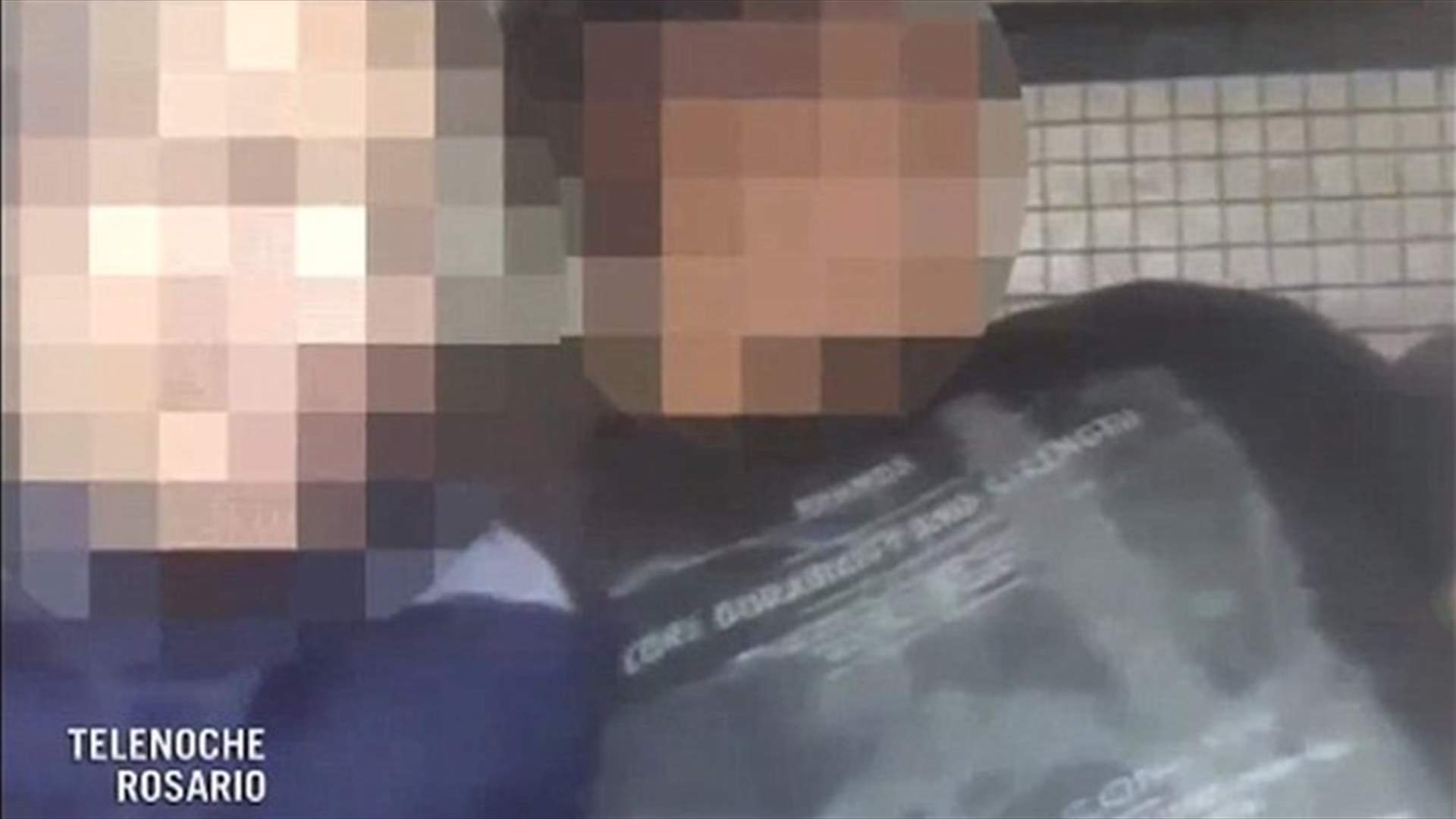 بالفيديو: ضابطان يمارسان الجنس داخل سيارة الشرطة... لن تصدقوا من صورهما!