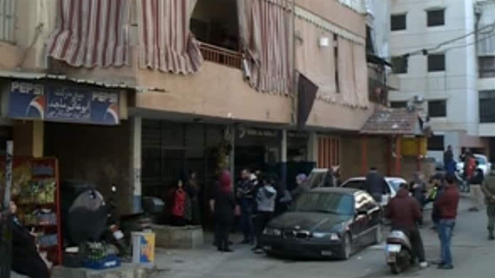 Residents of a building in Bourj al-Barajneh refuse to evacuate it
