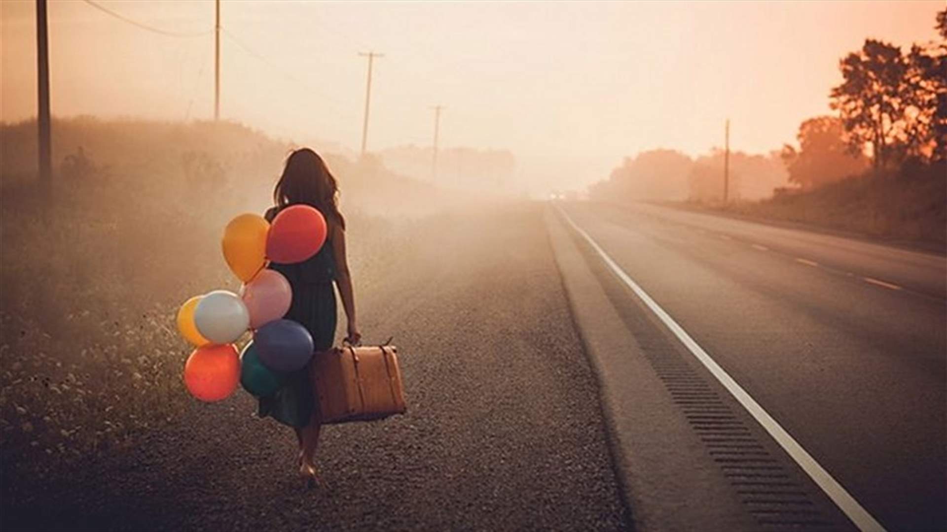 تواعد غرباء بهدف السفر... زارت أكثر من 22 دولة حتى اليوم!