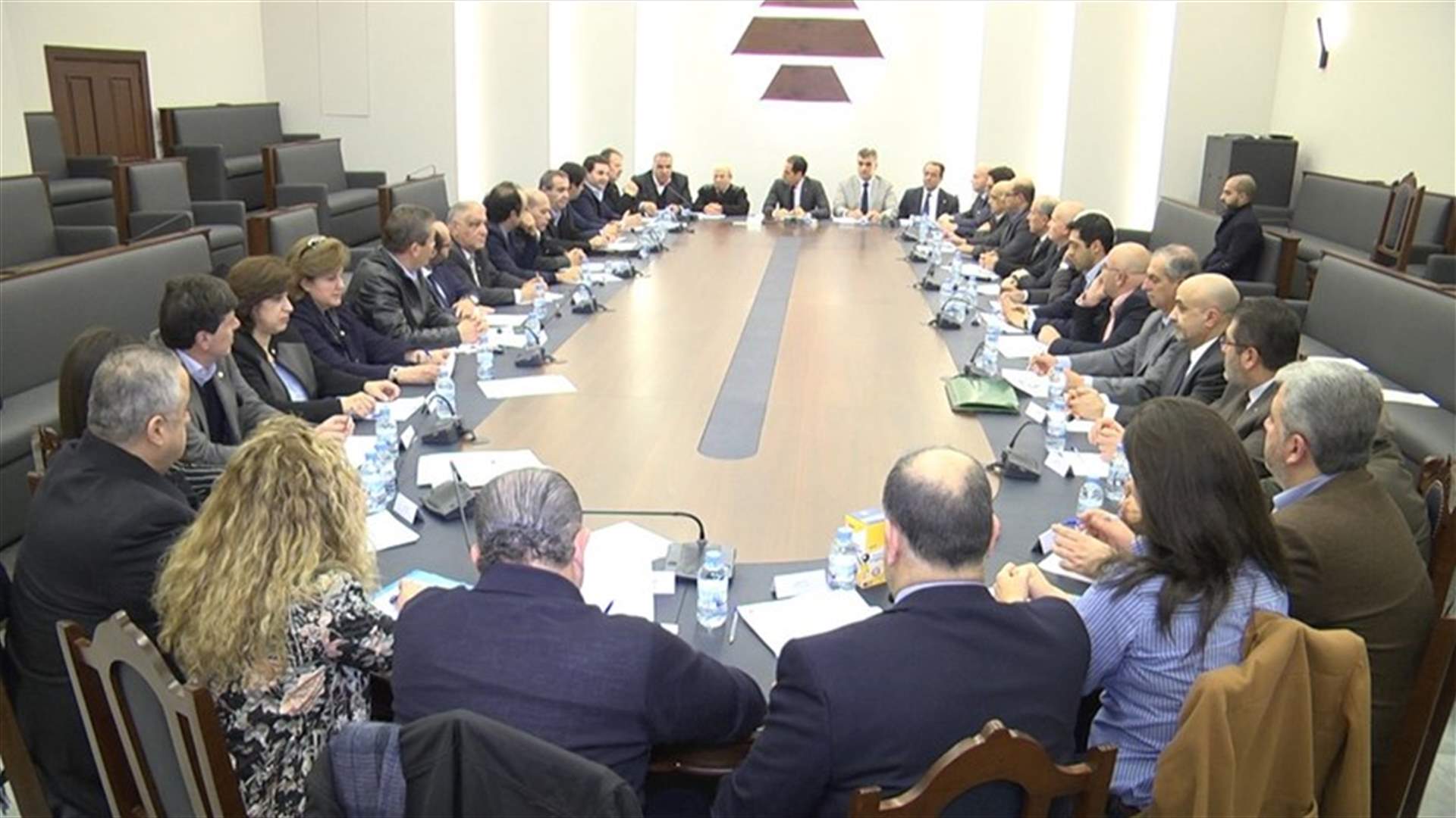 Kataeb blames political authority for not drafting new vote law yet