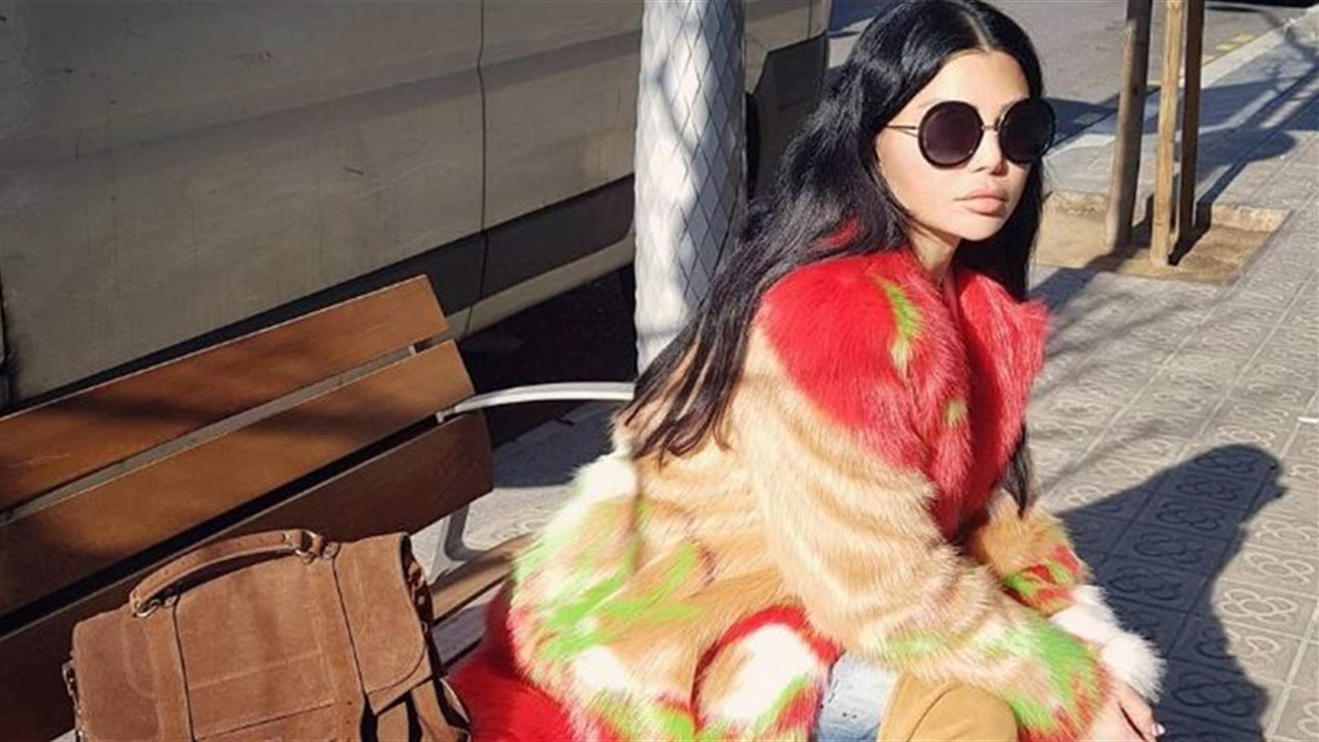 بالأرقام: بعدما شبّهوه بالبطانيّة.. معطف هيفا وهبي باهظ الثمن