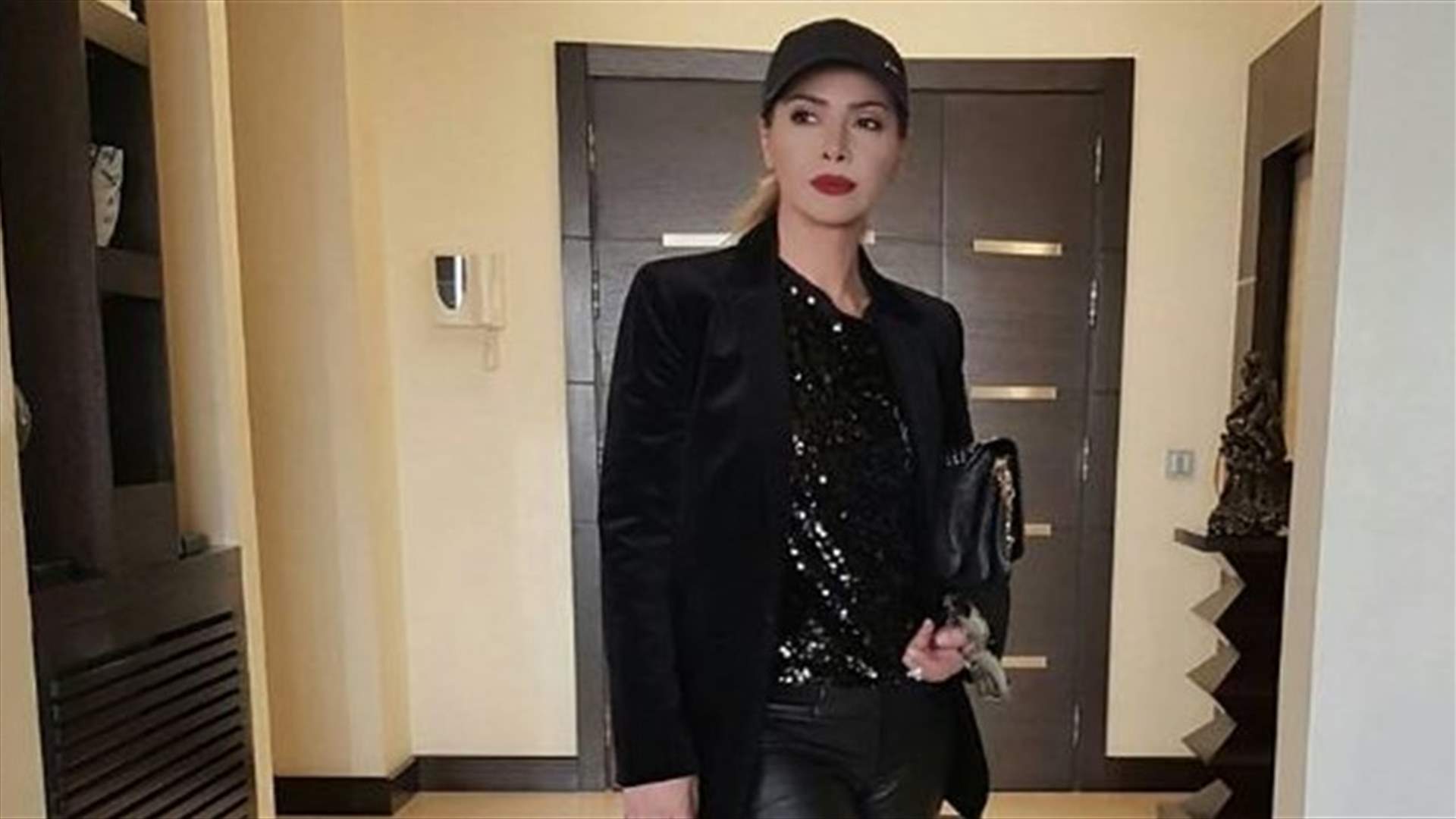 بالفيديو: نام أمام غرفة نوال الزغبي 3 أيام.. "أم ابراهيم" كشفت الأمر