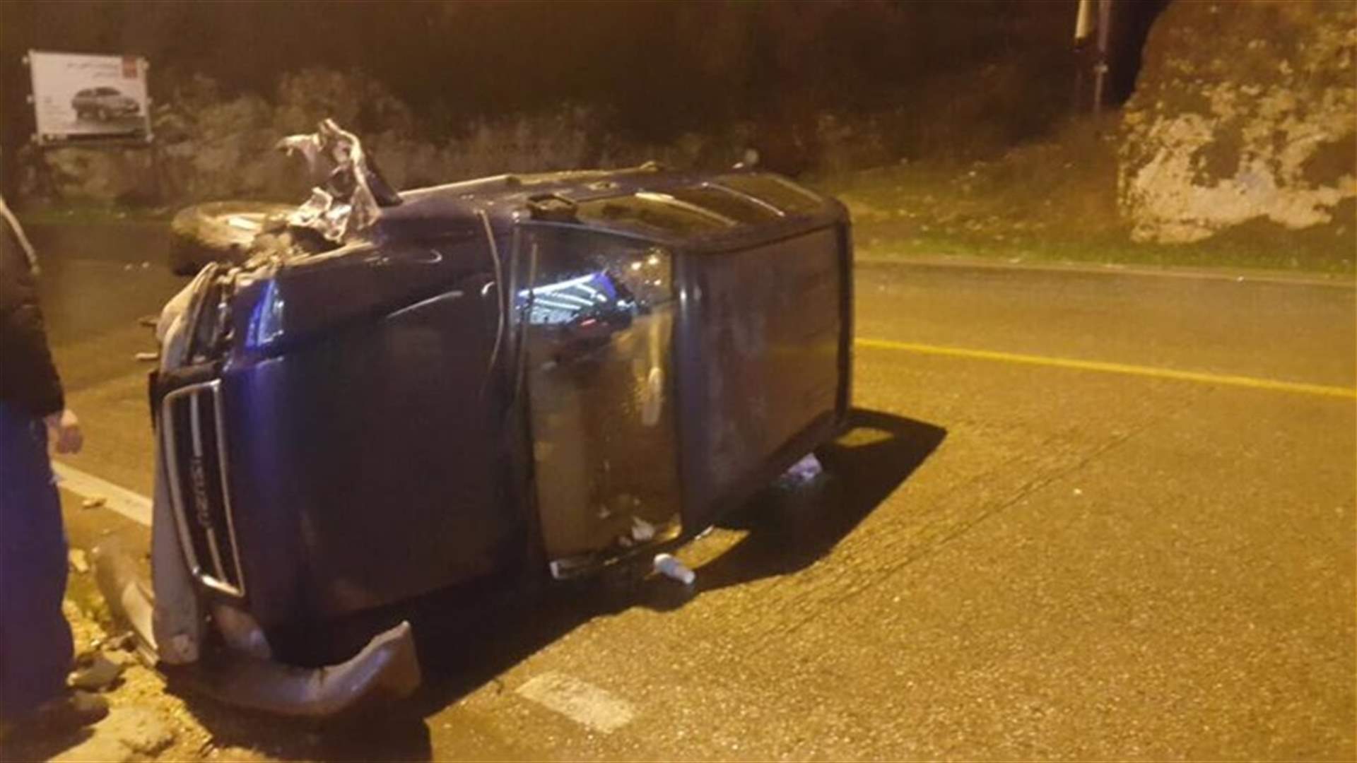 جريح بحادث سير على طريق عام بلونة