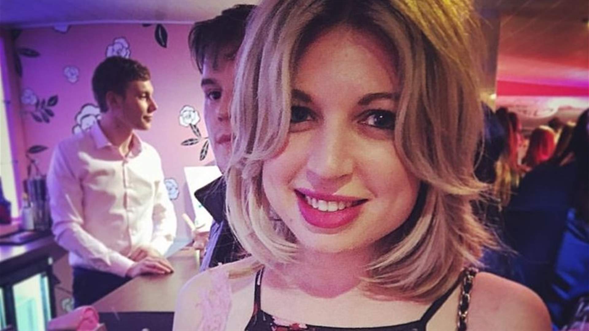 بعد أسابيع... شابة تستعيد حقيبتها المفقودة مع رسالة وصفتها بـ"المخيفة"