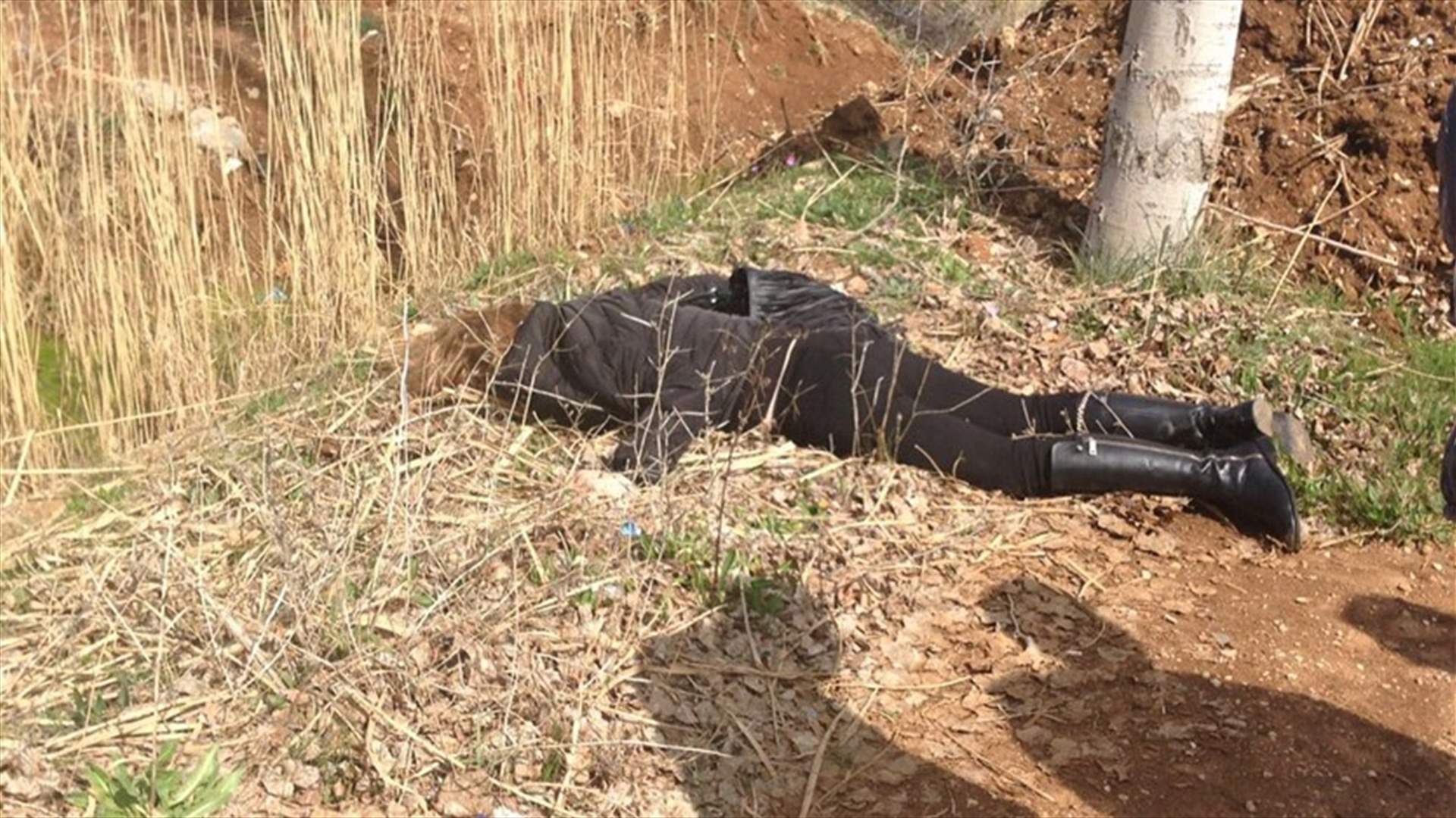 عثر على جثتها على طريق عام قب الياس – عميق