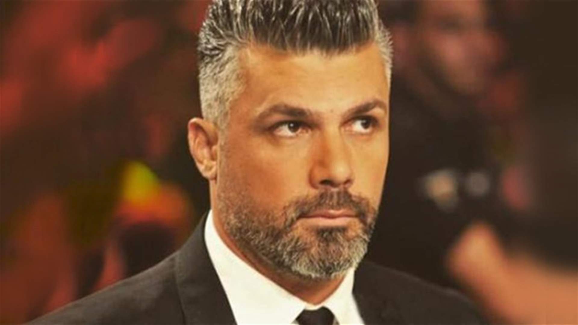 رجل ثمل إستفز فارس كرم وتحرّش بصديقته.. فكيف كان ردّه
