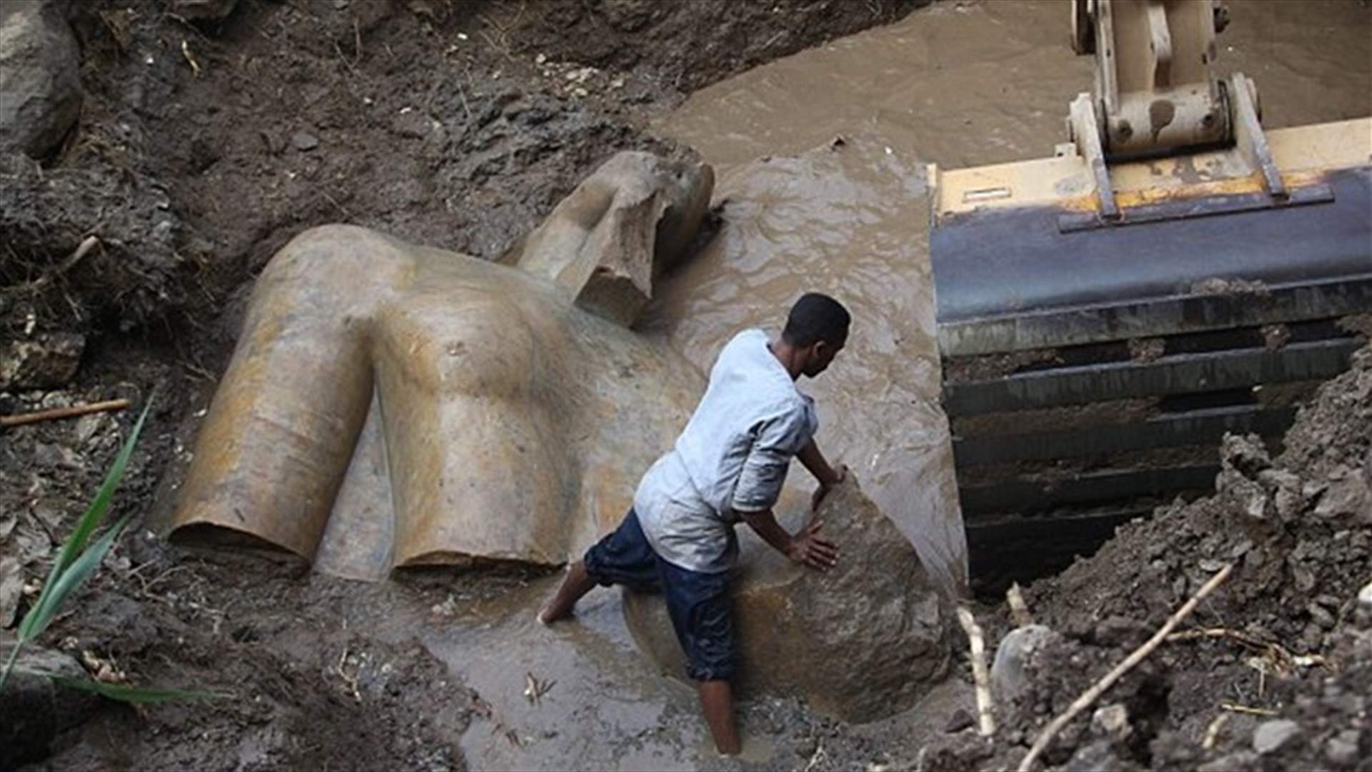 بالصور: اكتشاف أثري مهم جداً في مصر... تمثال لرمسيس الثاني عمره أكثر 3 ألاف سنة!