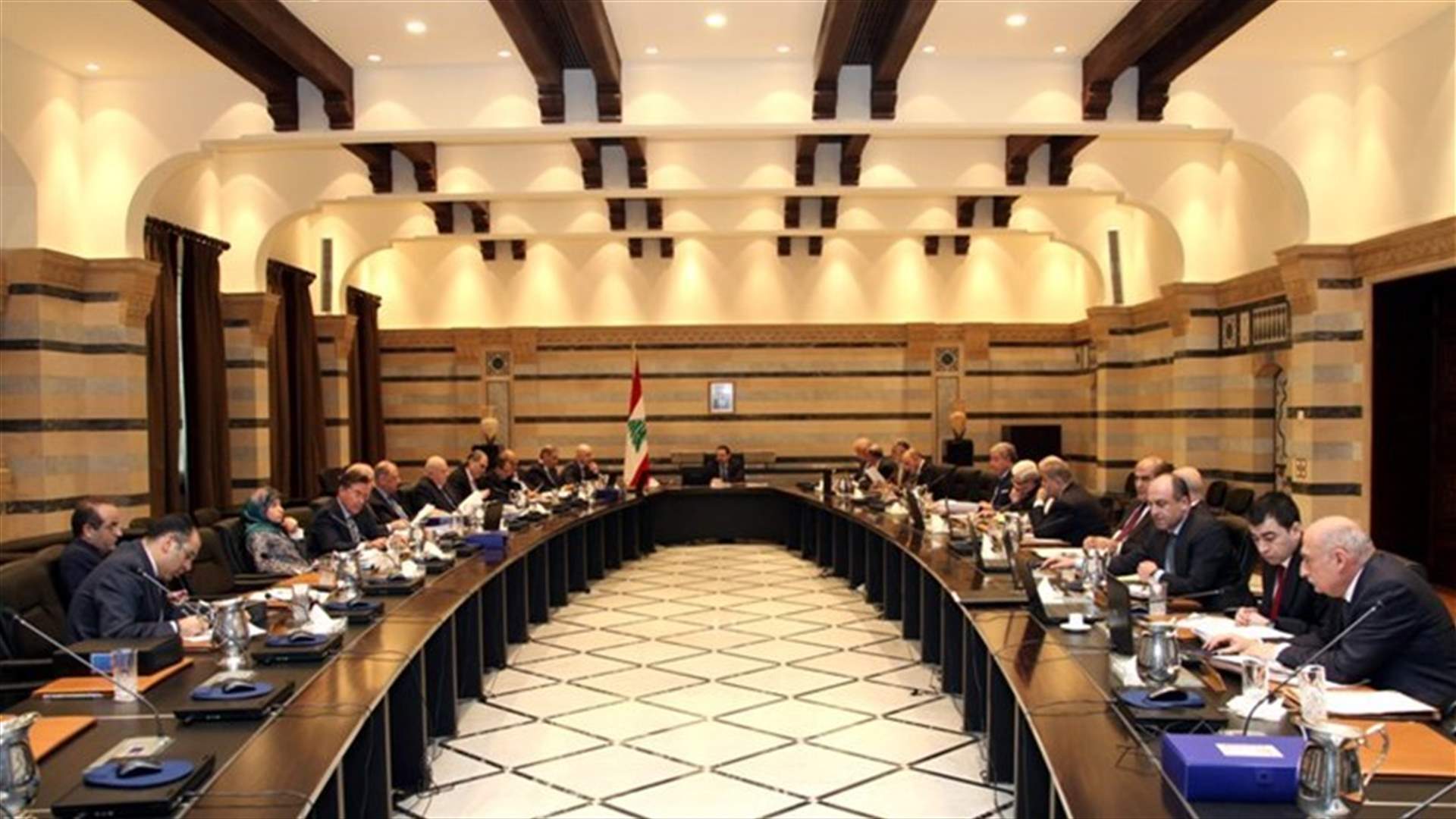 Minister al-Mashnouq leaves cabinet session to follow up on Bourj al-Barajneh situation