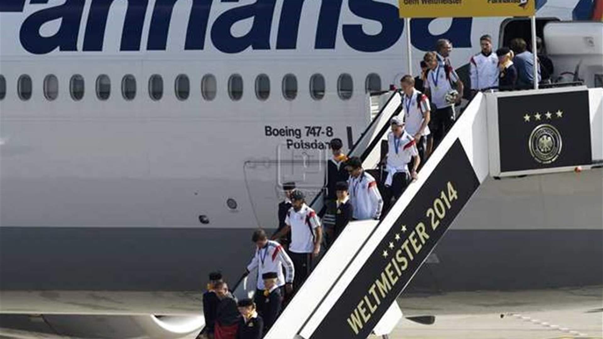 العاملون بمطاري برلين يضربون عن العمل