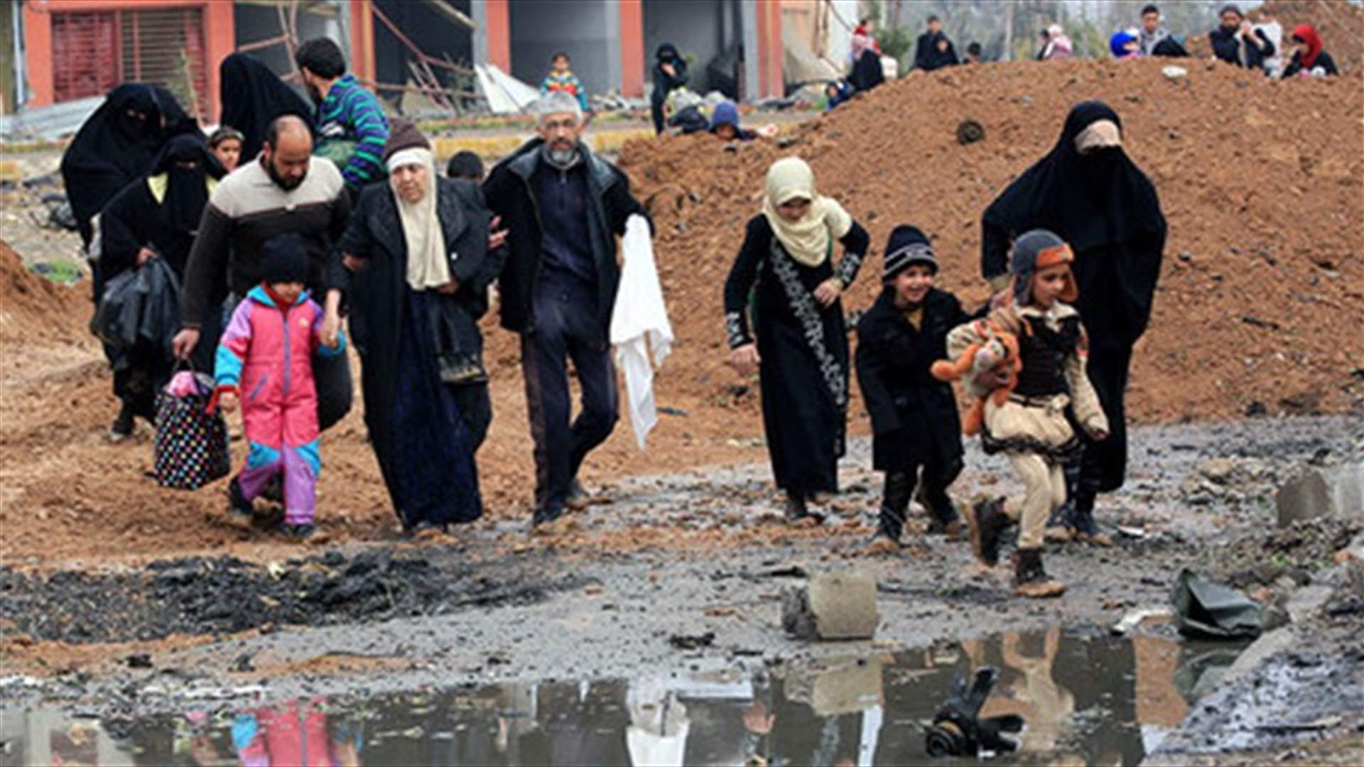 Residents flee as battle for Mosul intensifies