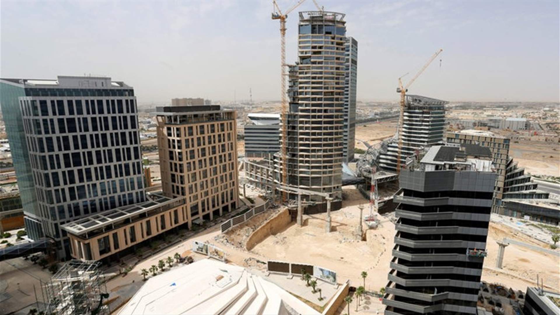 Riyadh begins clear out of illegal businesses from residential neighborhoods
