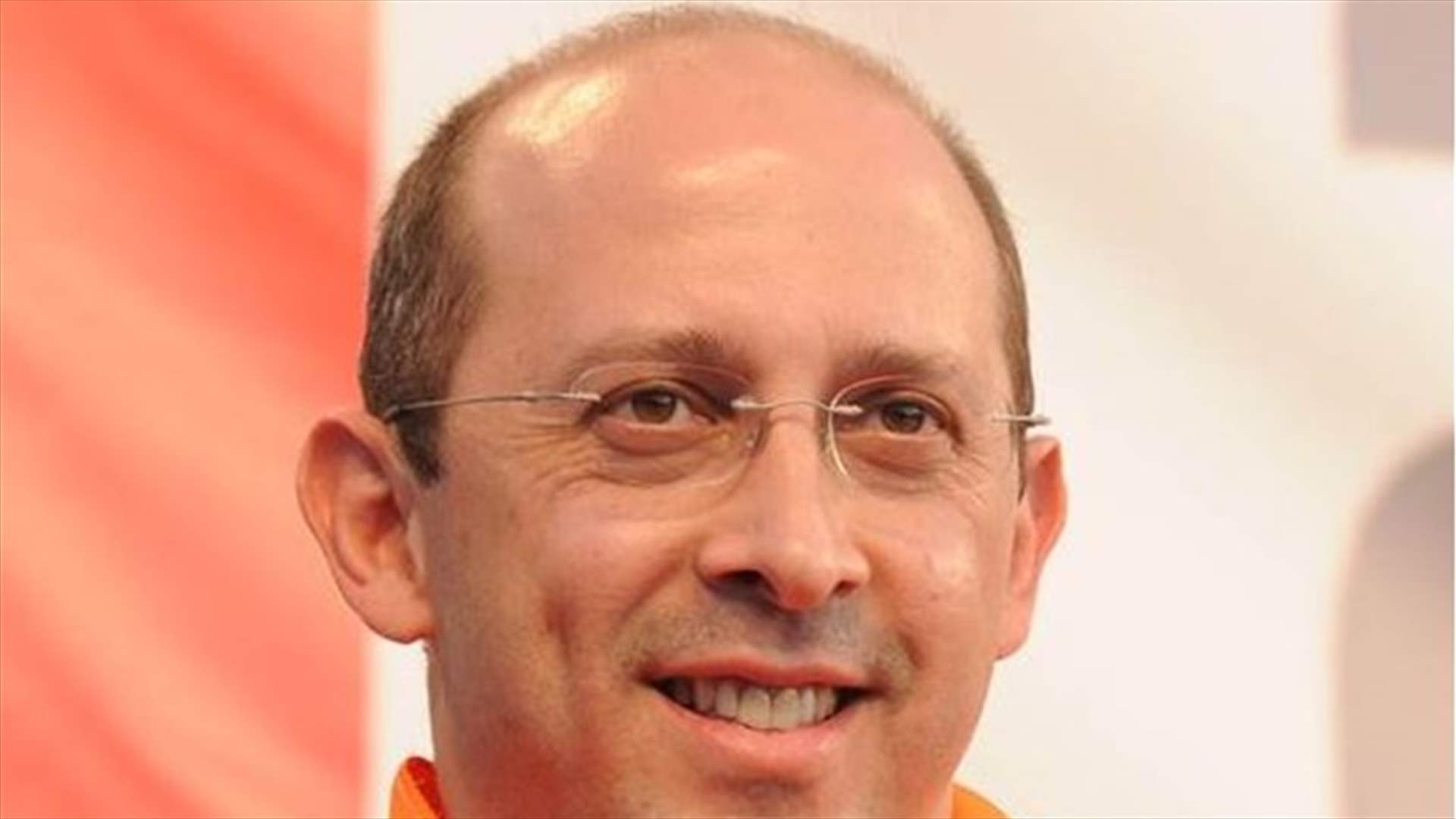 الان عون: القناصون أخذوا مواقعهم في القاعة العامة